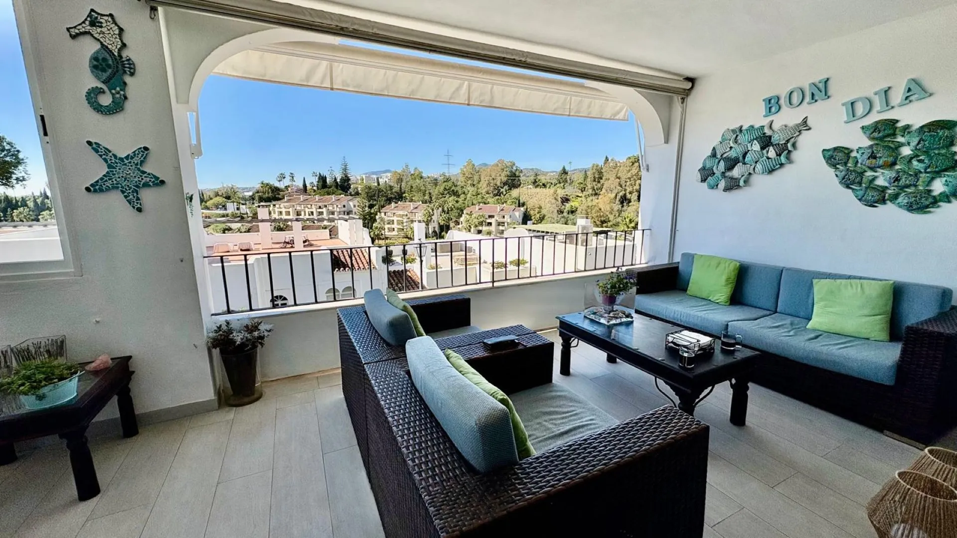 For sale La Quinta apartment with 2 bedrooms