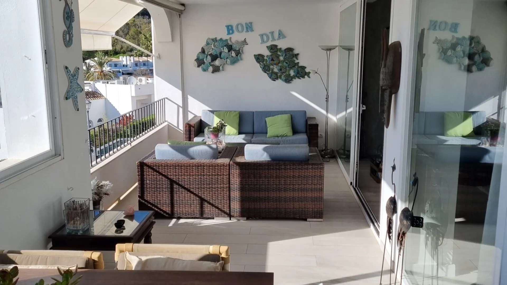 For sale La Quinta apartment with 2 bedrooms