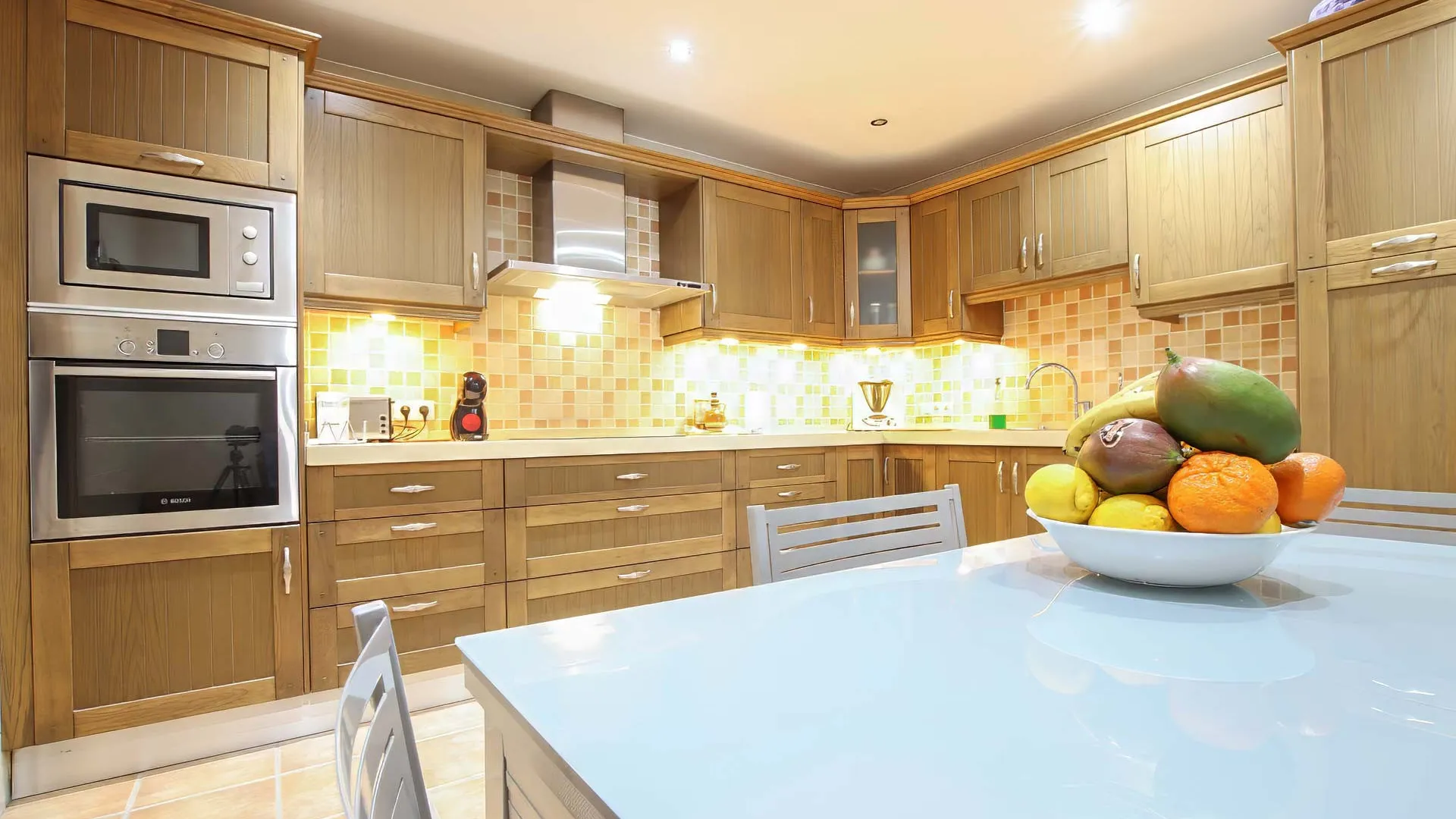 Ground floor apartment with 3 bedrooms for sale in Nueva Andalucia