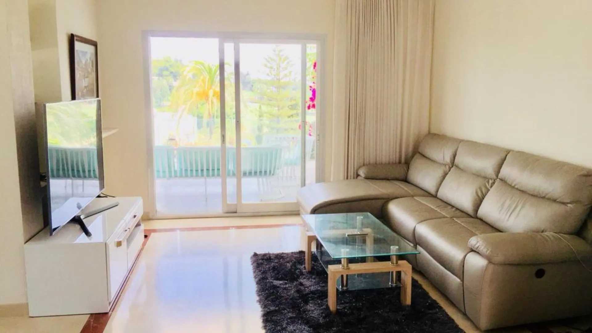 Town house for sale in Aloha with 4 bedrooms