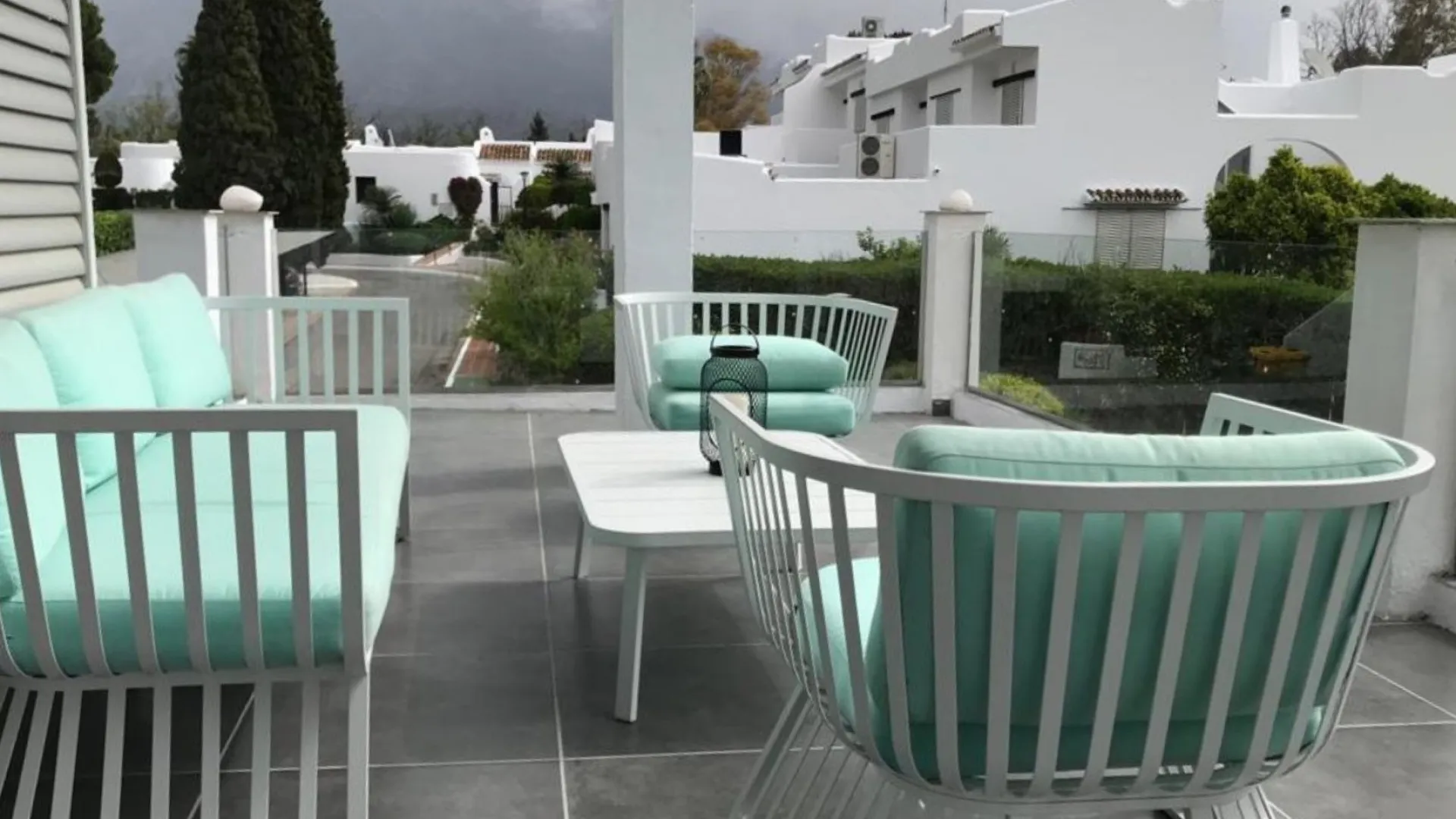 Town house for sale in Aloha with 4 bedrooms