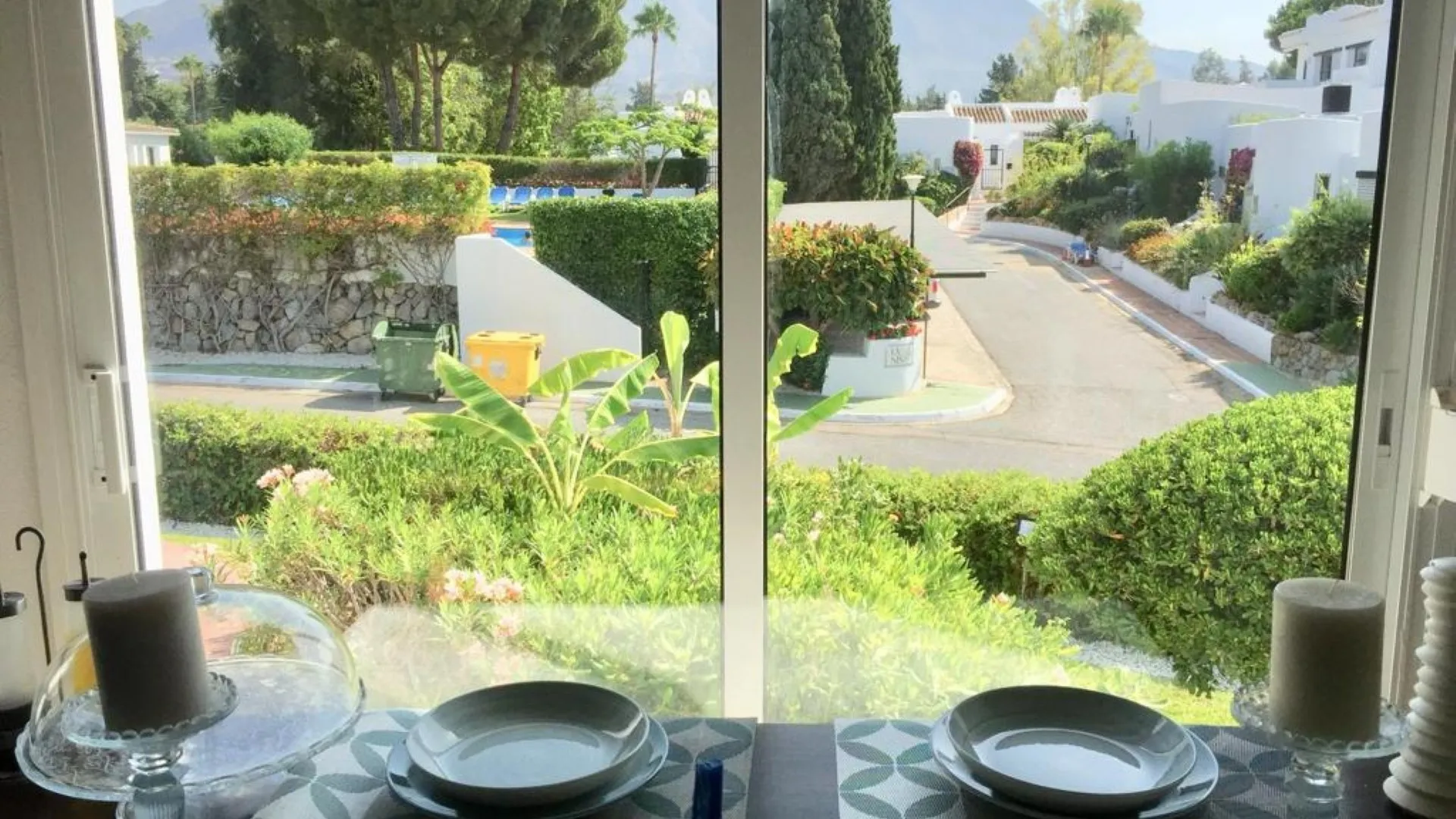 Town house for sale in Aloha with 4 bedrooms