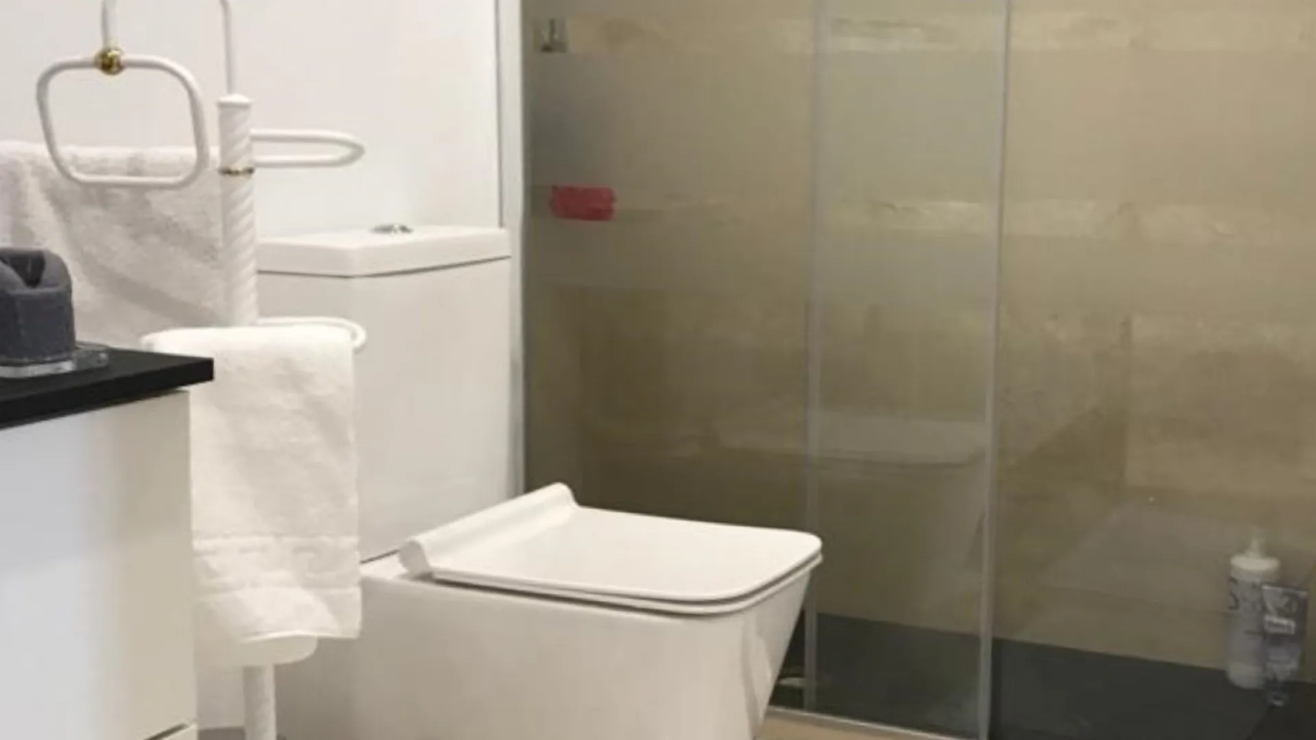 Town house for sale in Aloha with 4 bedrooms