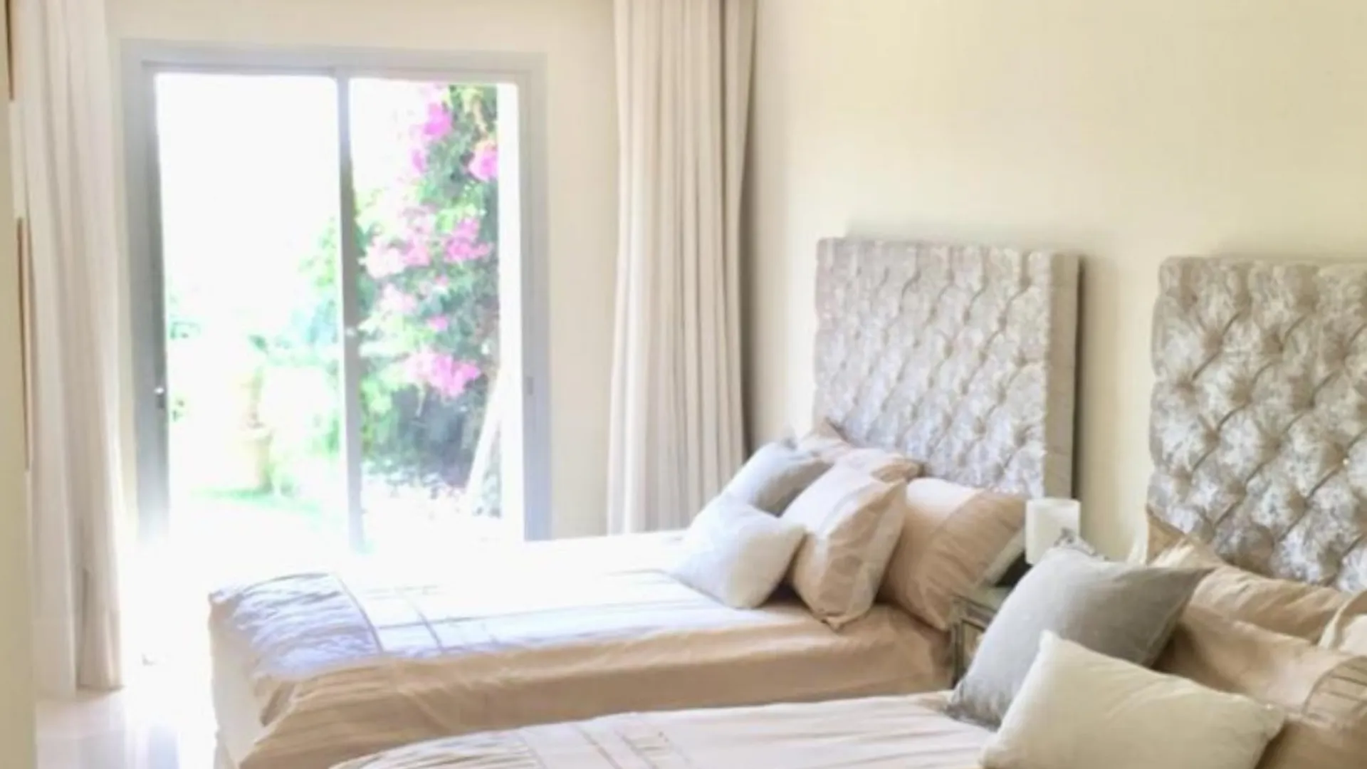 Town house for sale in Aloha with 4 bedrooms