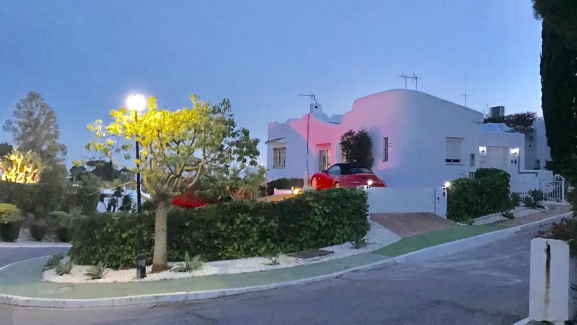 Town house for sale in Aloha with 4 bedrooms