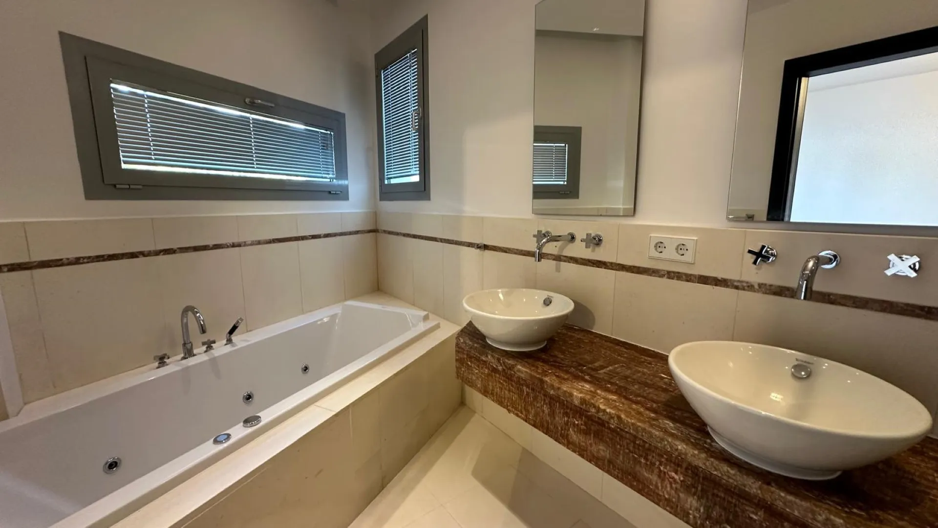 Adosado en venta en Meisho Hills de 5 dormitorios