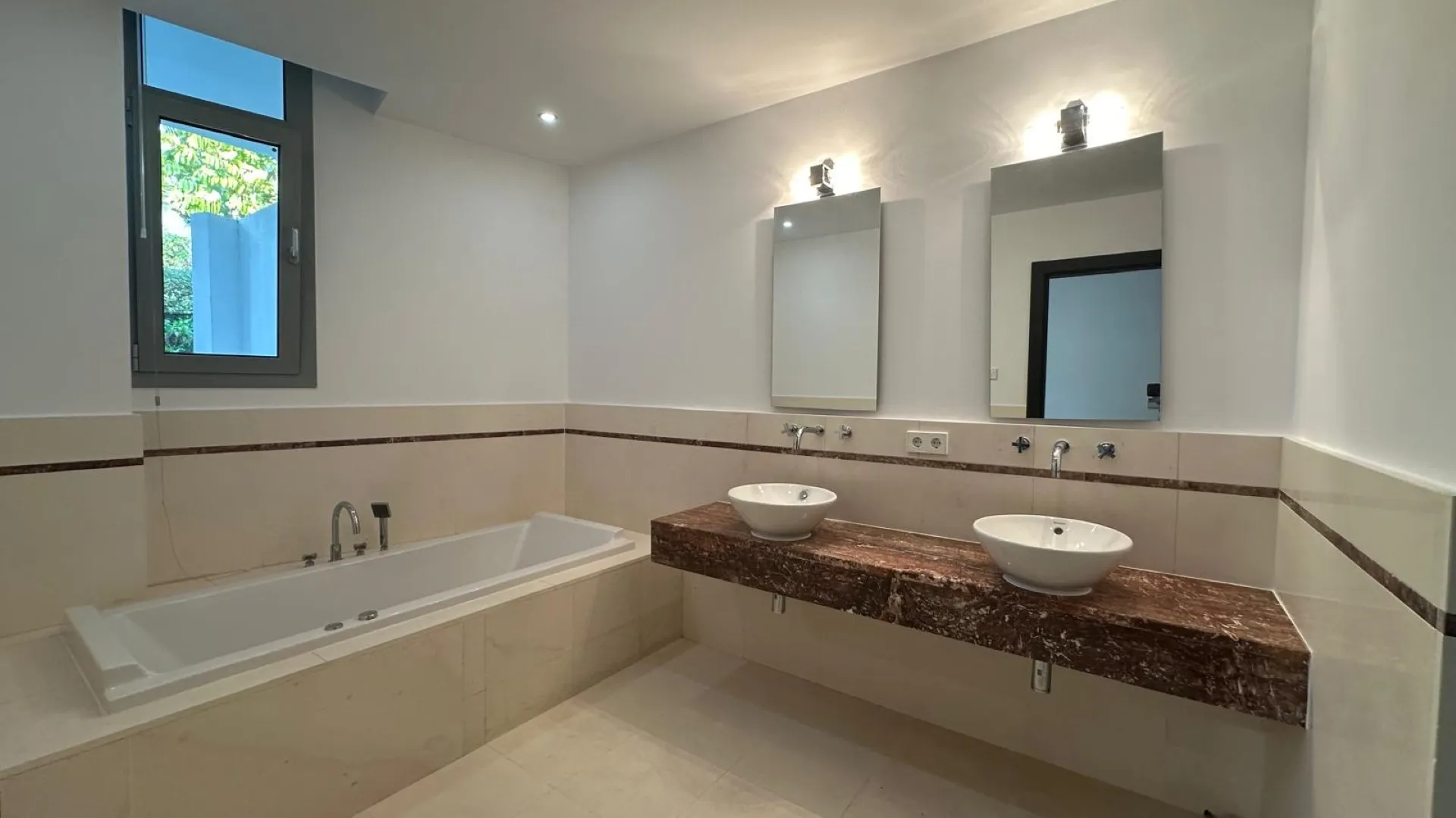 Adosado en venta en Meisho Hills de 5 dormitorios