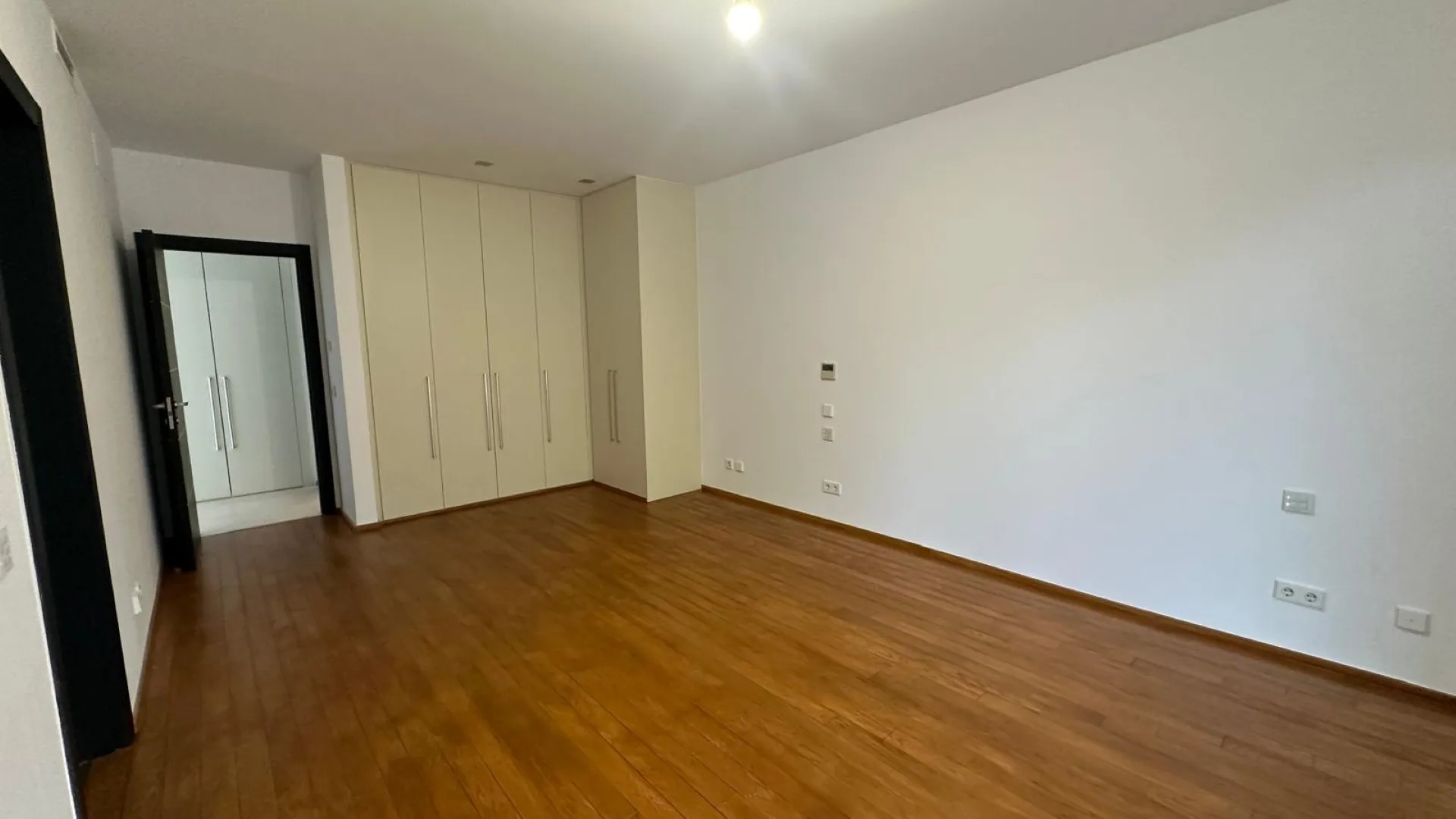 Adosado en venta en Meisho Hills de 5 dormitorios