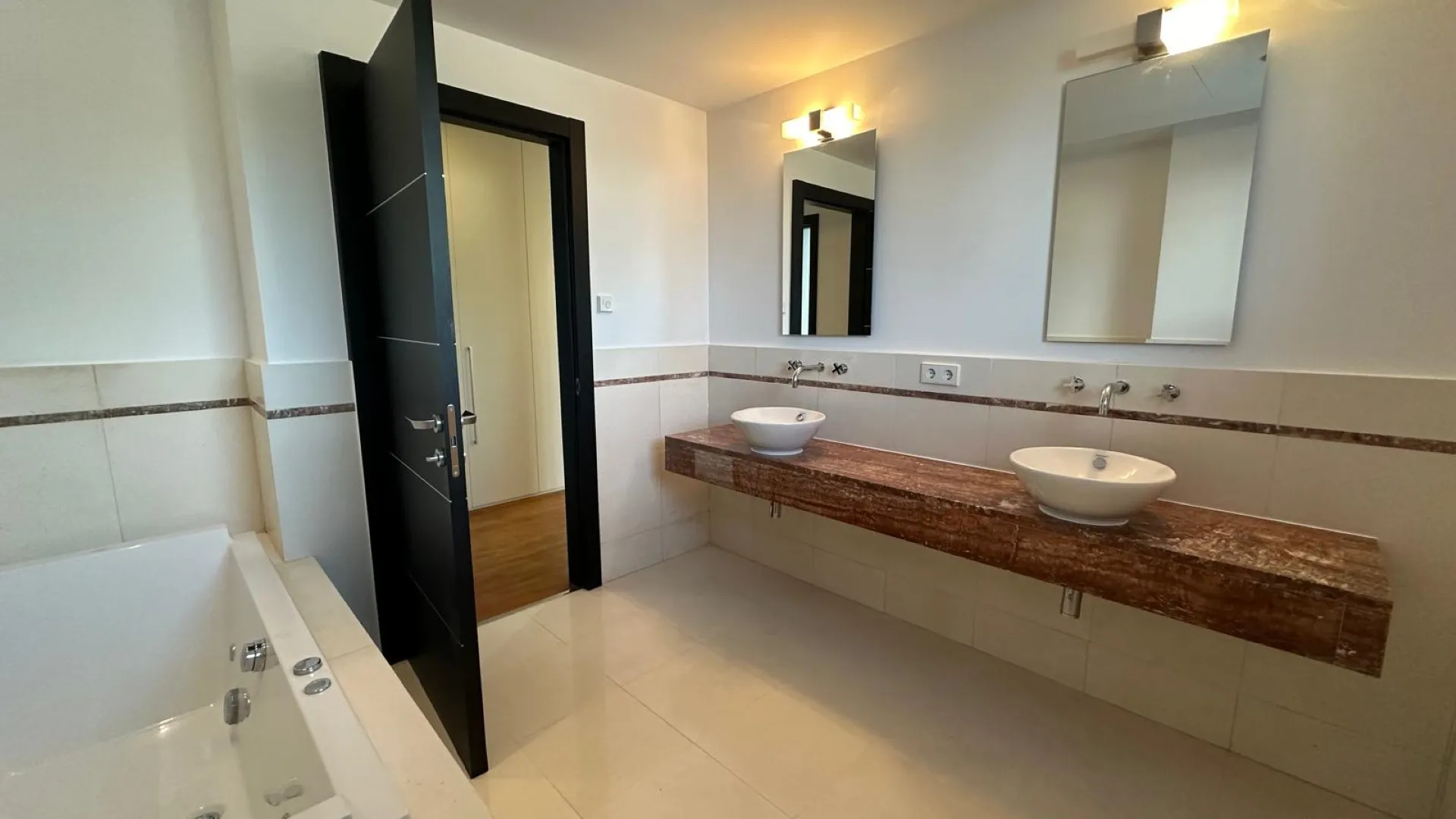 Adosado en venta en Meisho Hills de 5 dormitorios