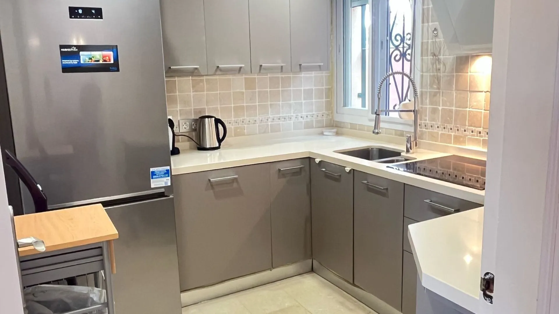 Condes de Iza town house for sale
