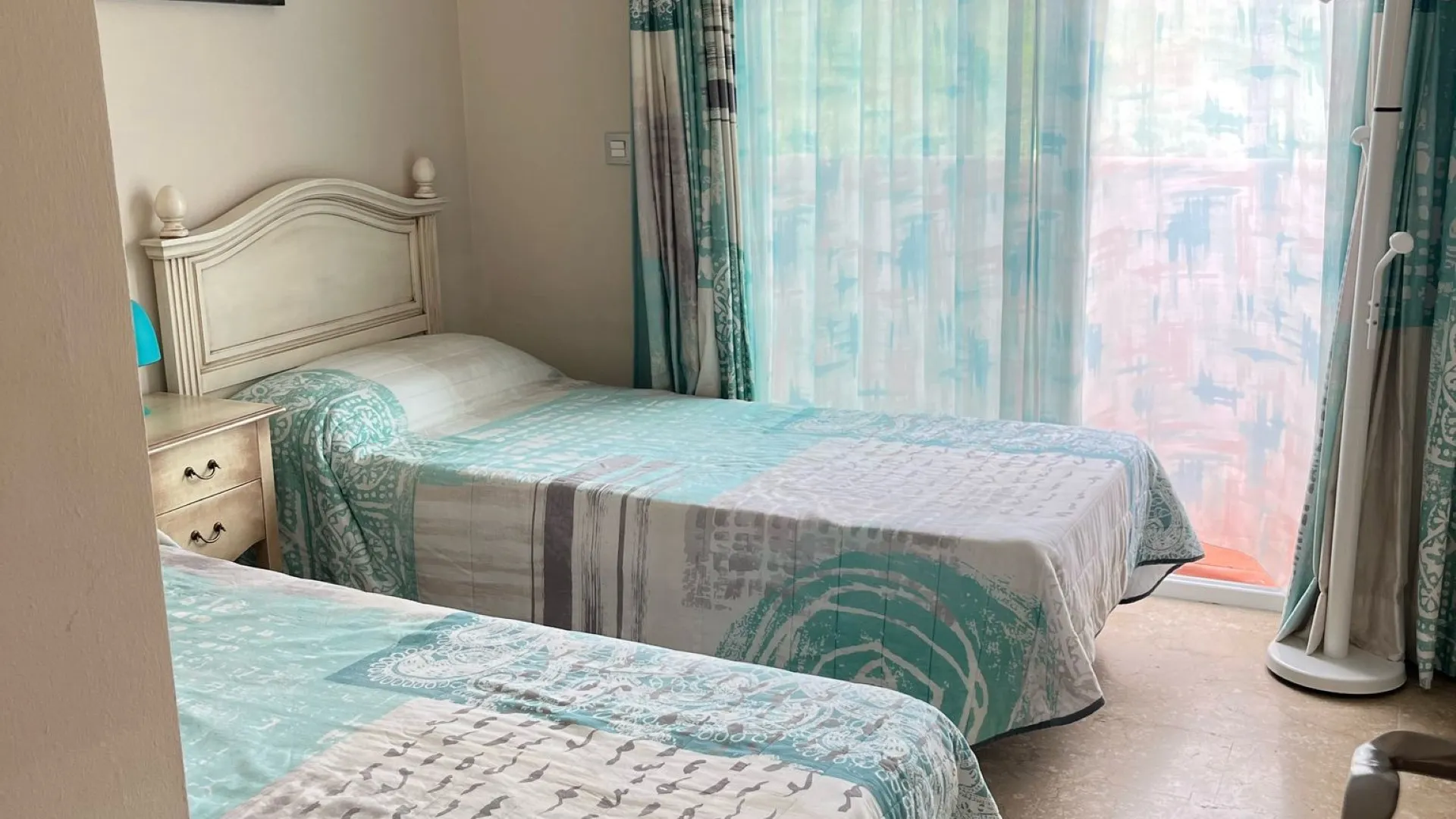 Condes de Iza town house for sale