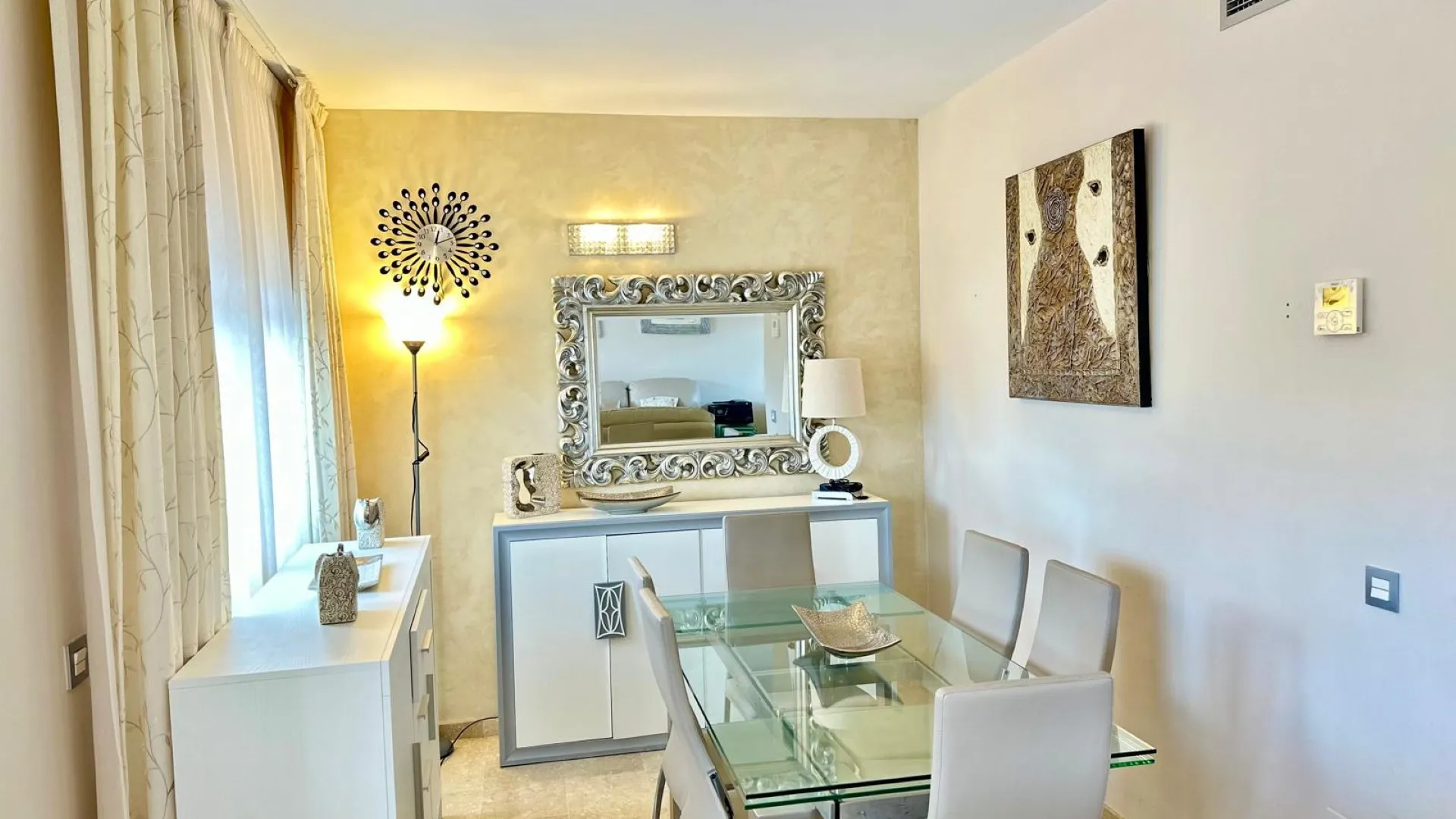 Condes de Iza town house for sale