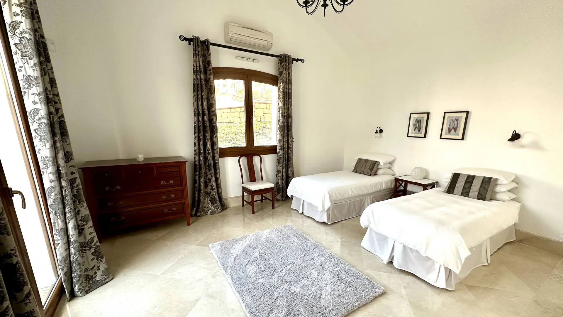 For sale villa in Zona F