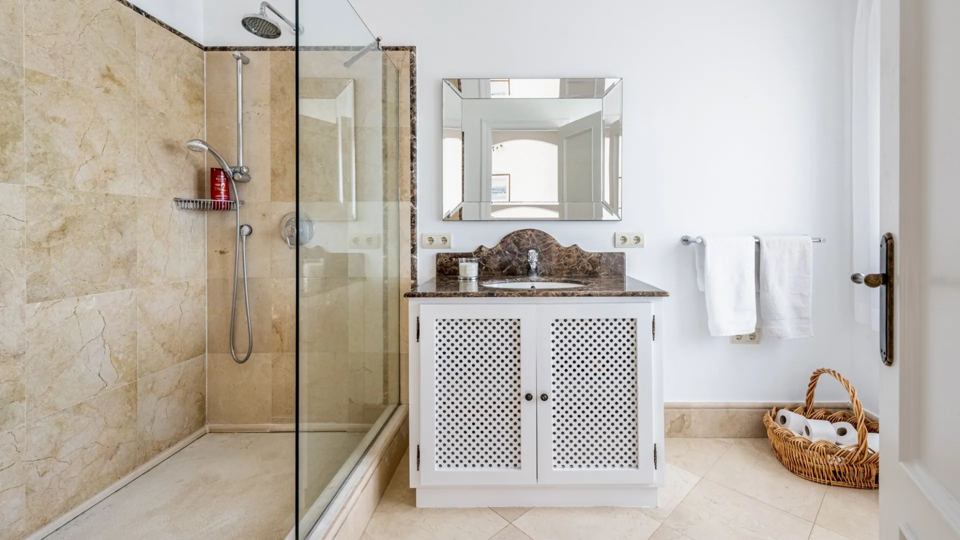 For sale villa in Zona F