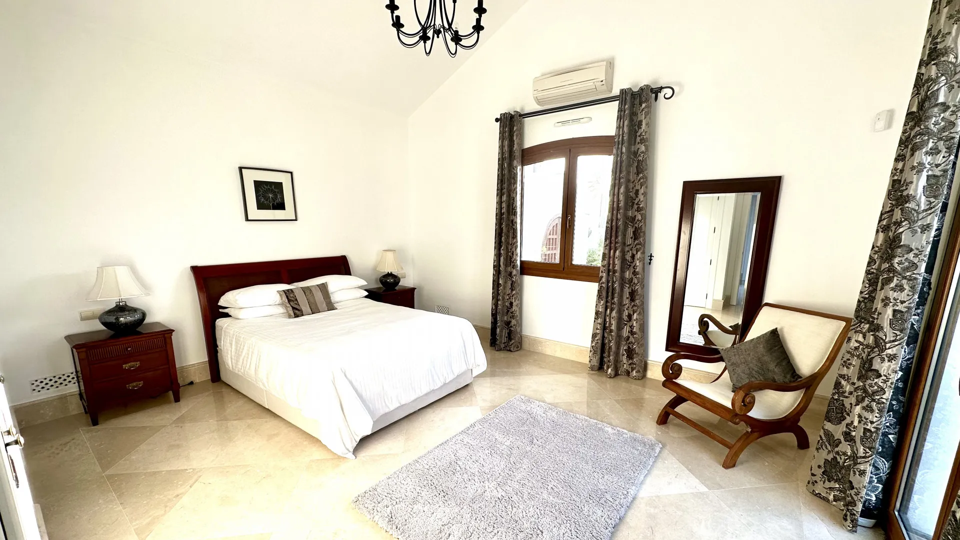 For sale villa in Zona F