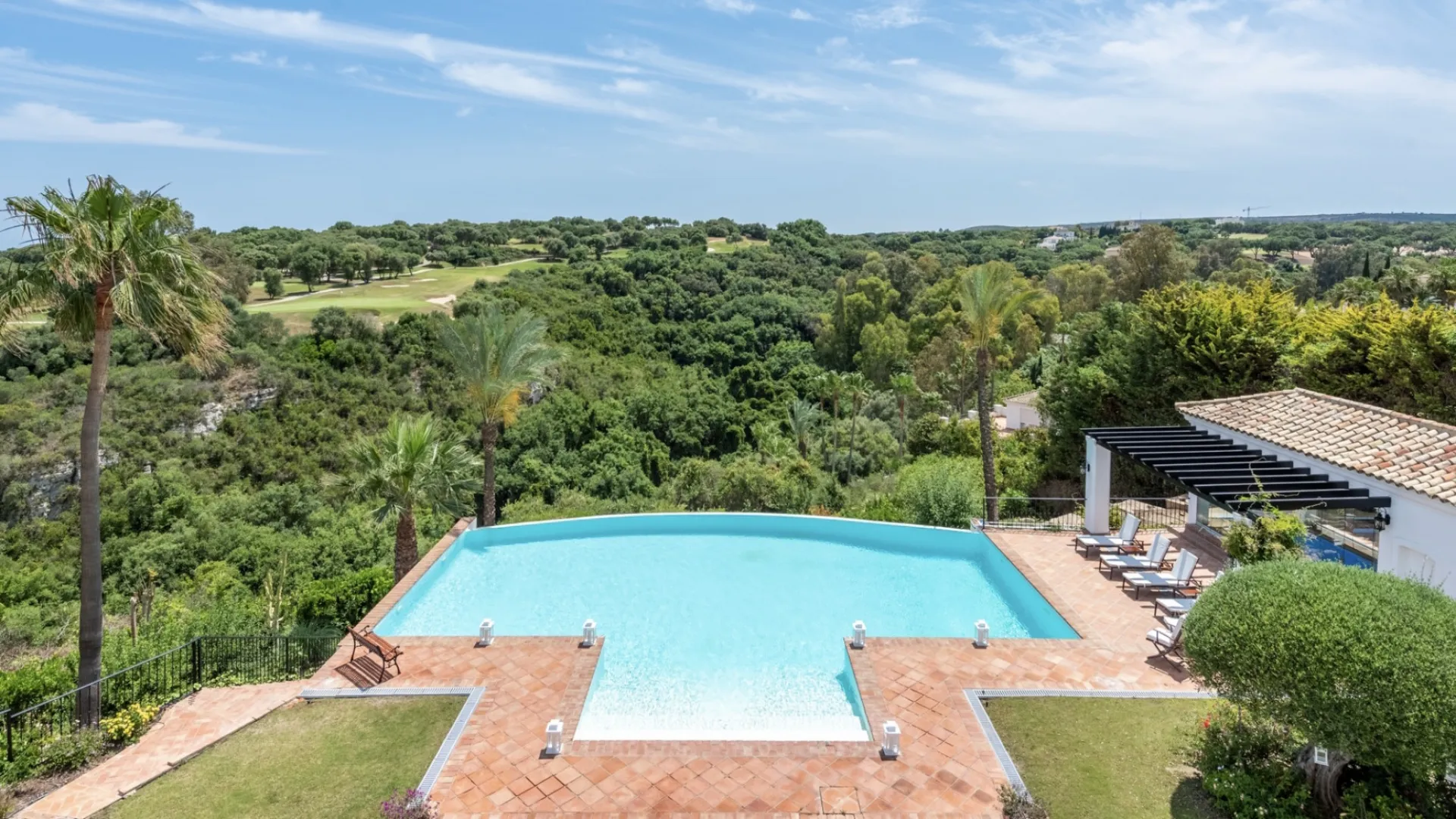 For sale villa in Zona F