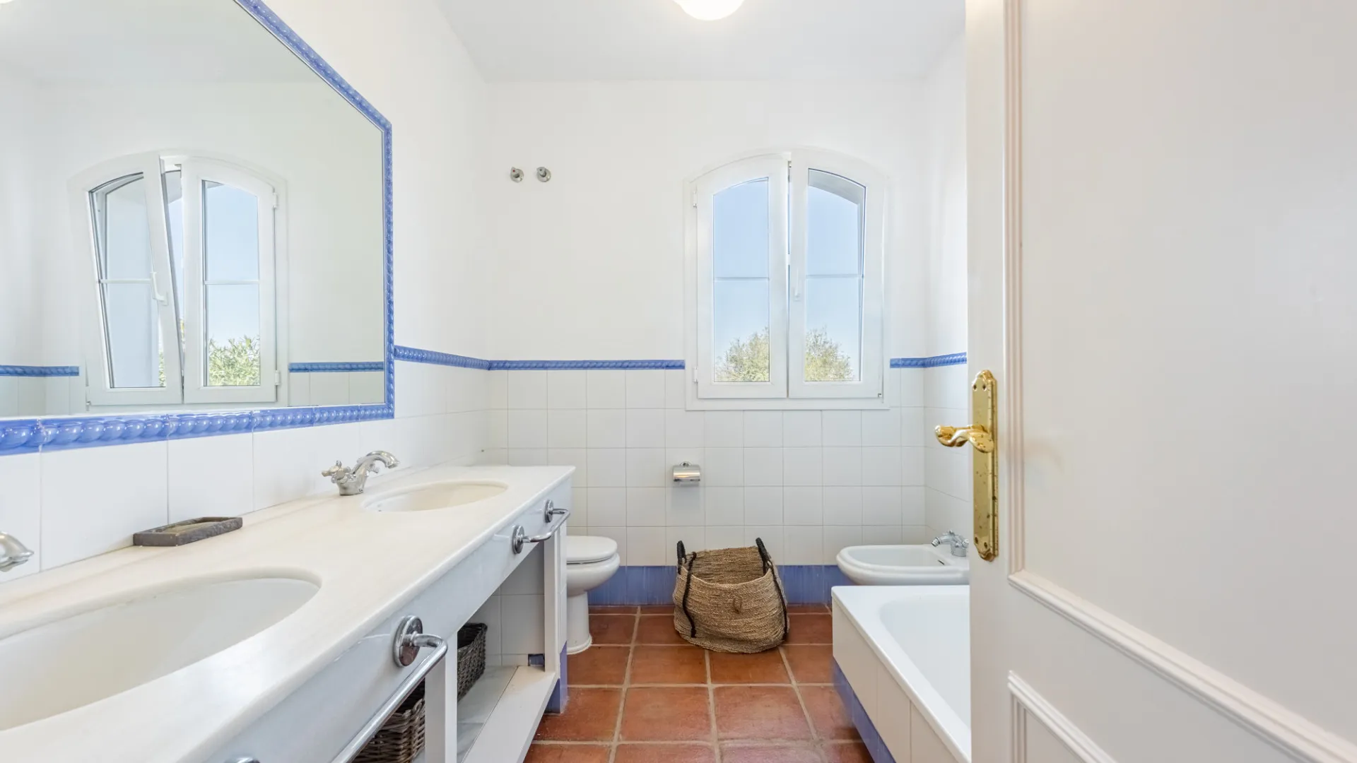 5 bedrooms villa in Valderrama Golf for sale