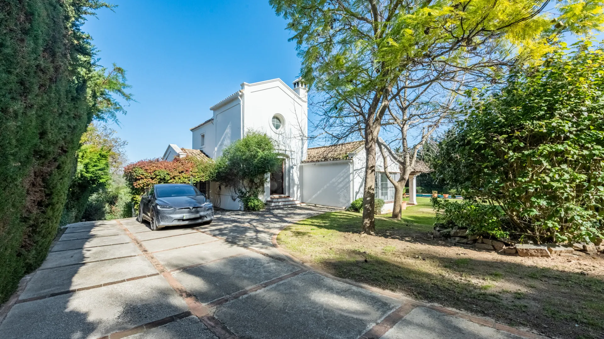 5 bedrooms villa in Valderrama Golf for sale