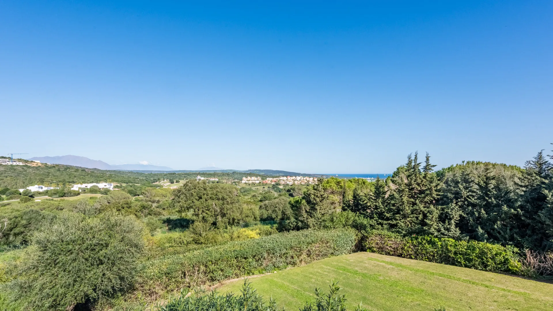 5 bedrooms villa in Valderrama Golf for sale