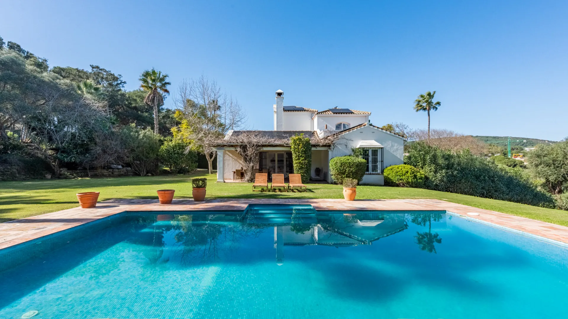 5 bedrooms villa in Valderrama Golf for sale