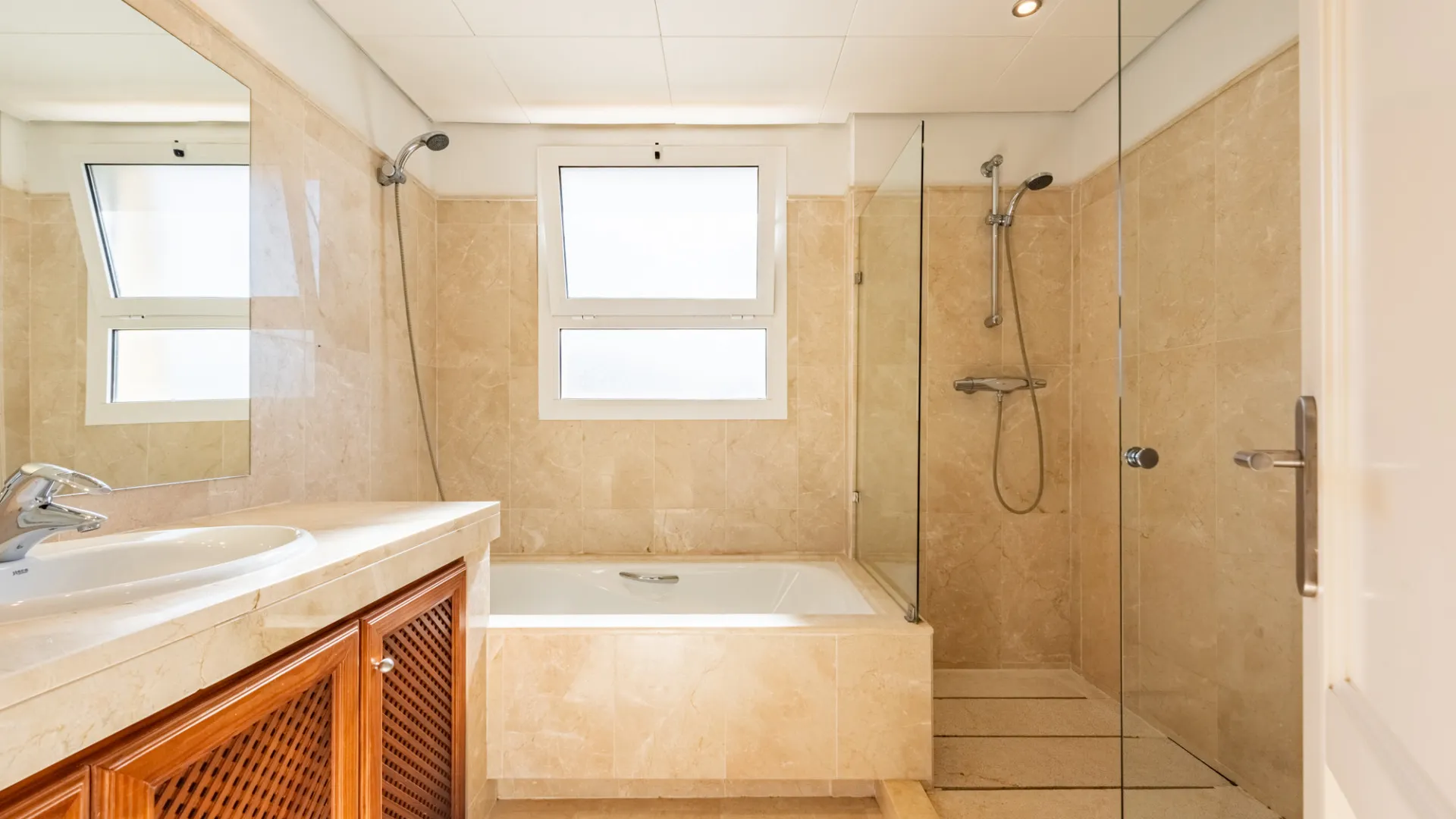 Duplex penthouse with 3 bedrooms for sale in San Roque Club