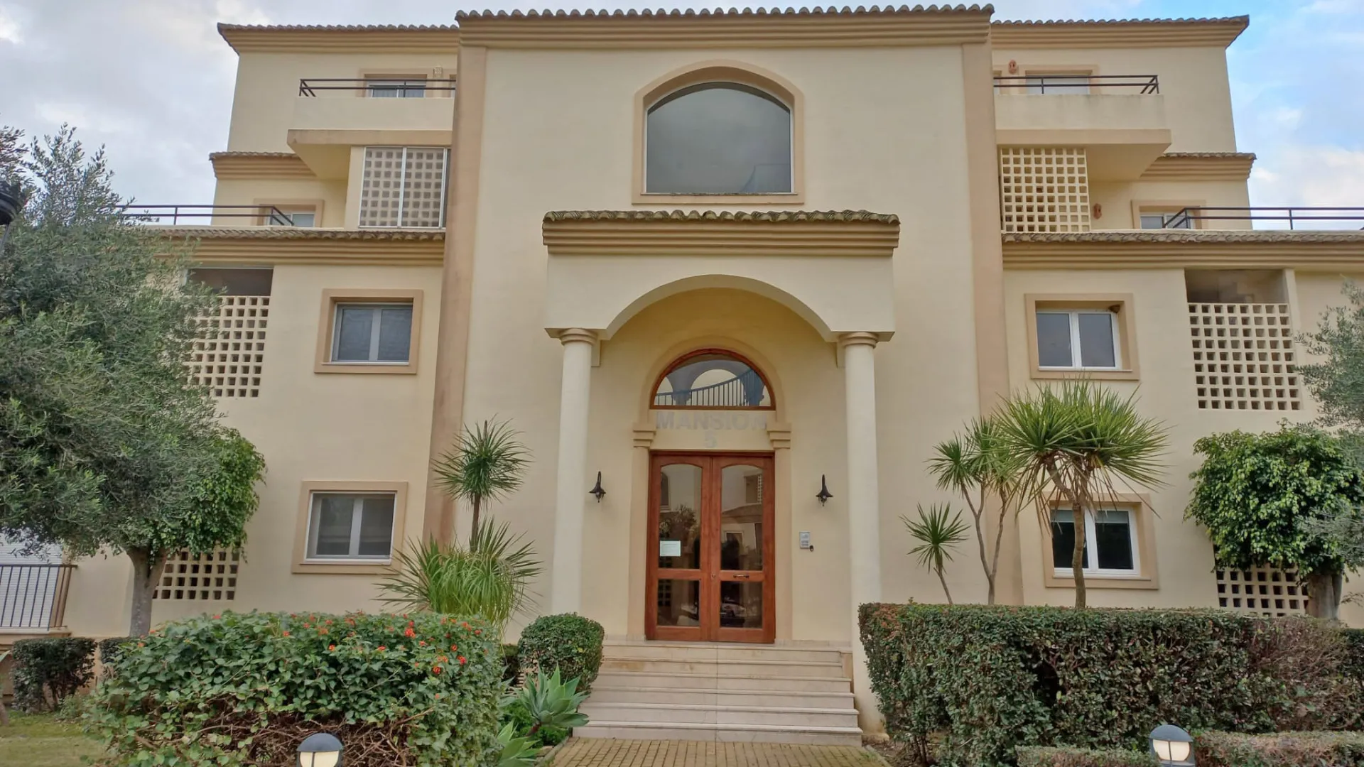 Duplex penthouse with 3 bedrooms for sale in San Roque Club