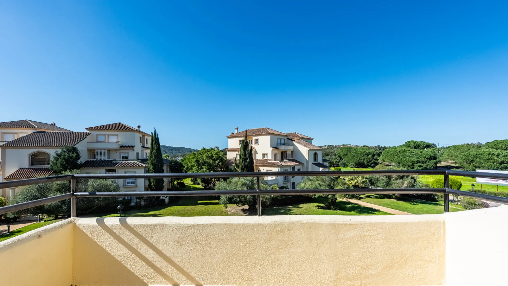 Duplex penthouse with 3 bedrooms for sale in San Roque Club