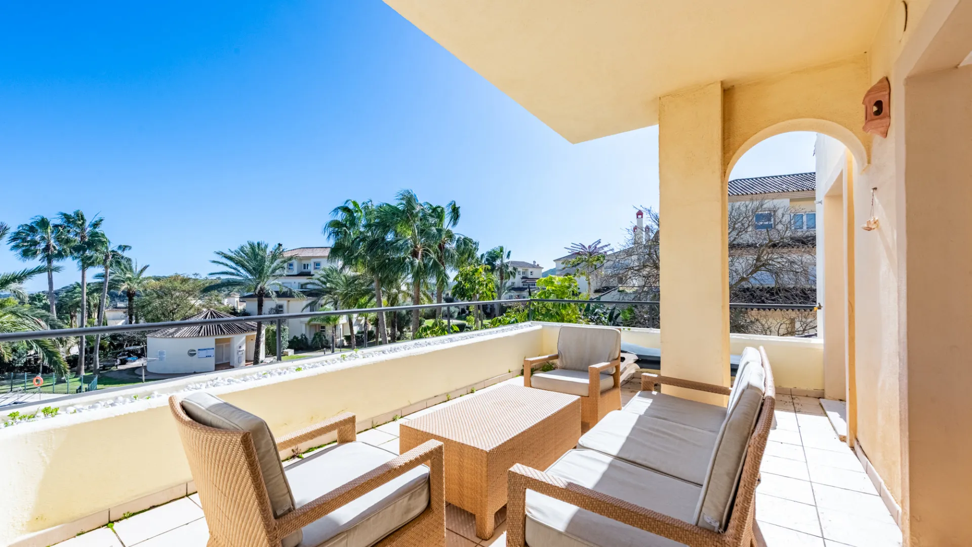 Duplex penthouse with 3 bedrooms for sale in San Roque Club