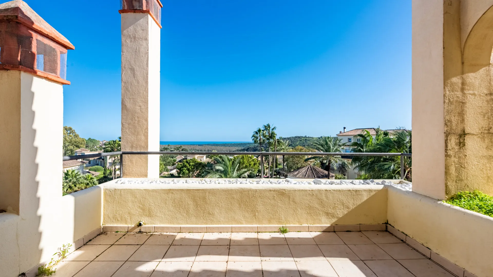 Duplex penthouse with 3 bedrooms for sale in San Roque Club