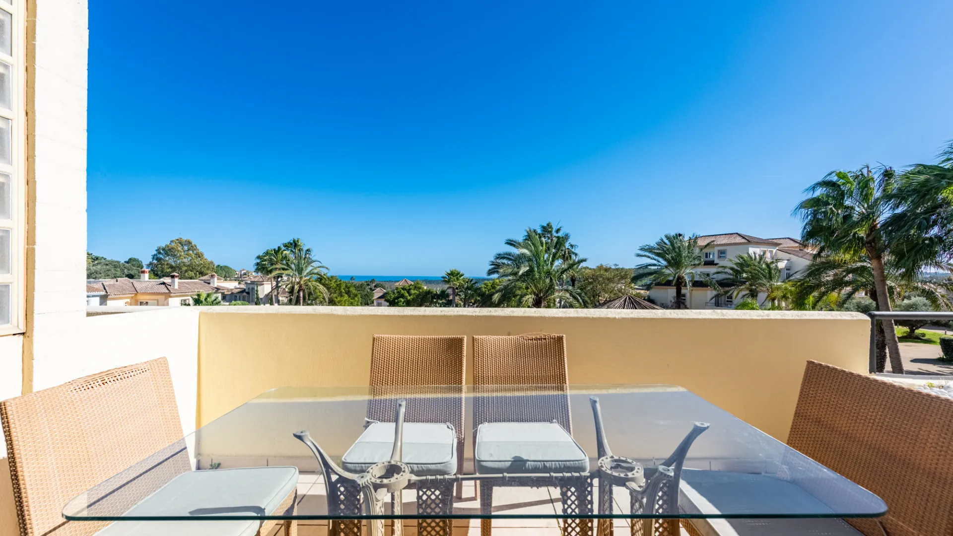 Duplex penthouse with 3 bedrooms for sale in San Roque Club