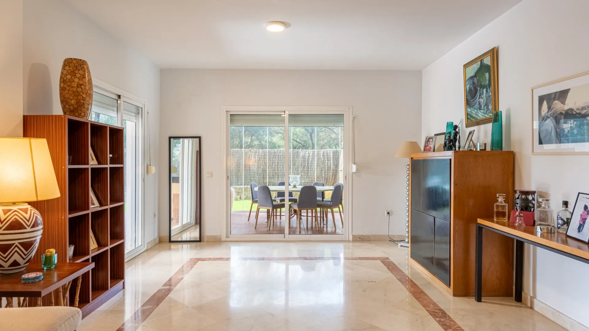 For sale ground floor apartment in Pueblo Nuevo de Guadiaro with 2 bedrooms