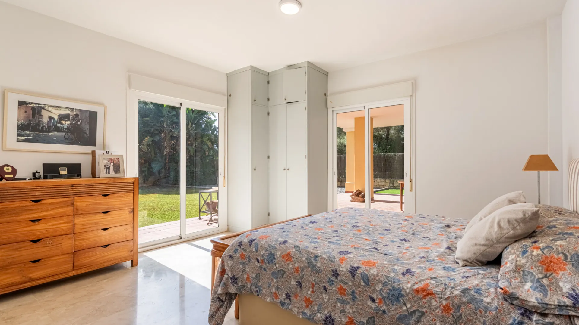 For sale ground floor apartment in Pueblo Nuevo de Guadiaro with 2 bedrooms