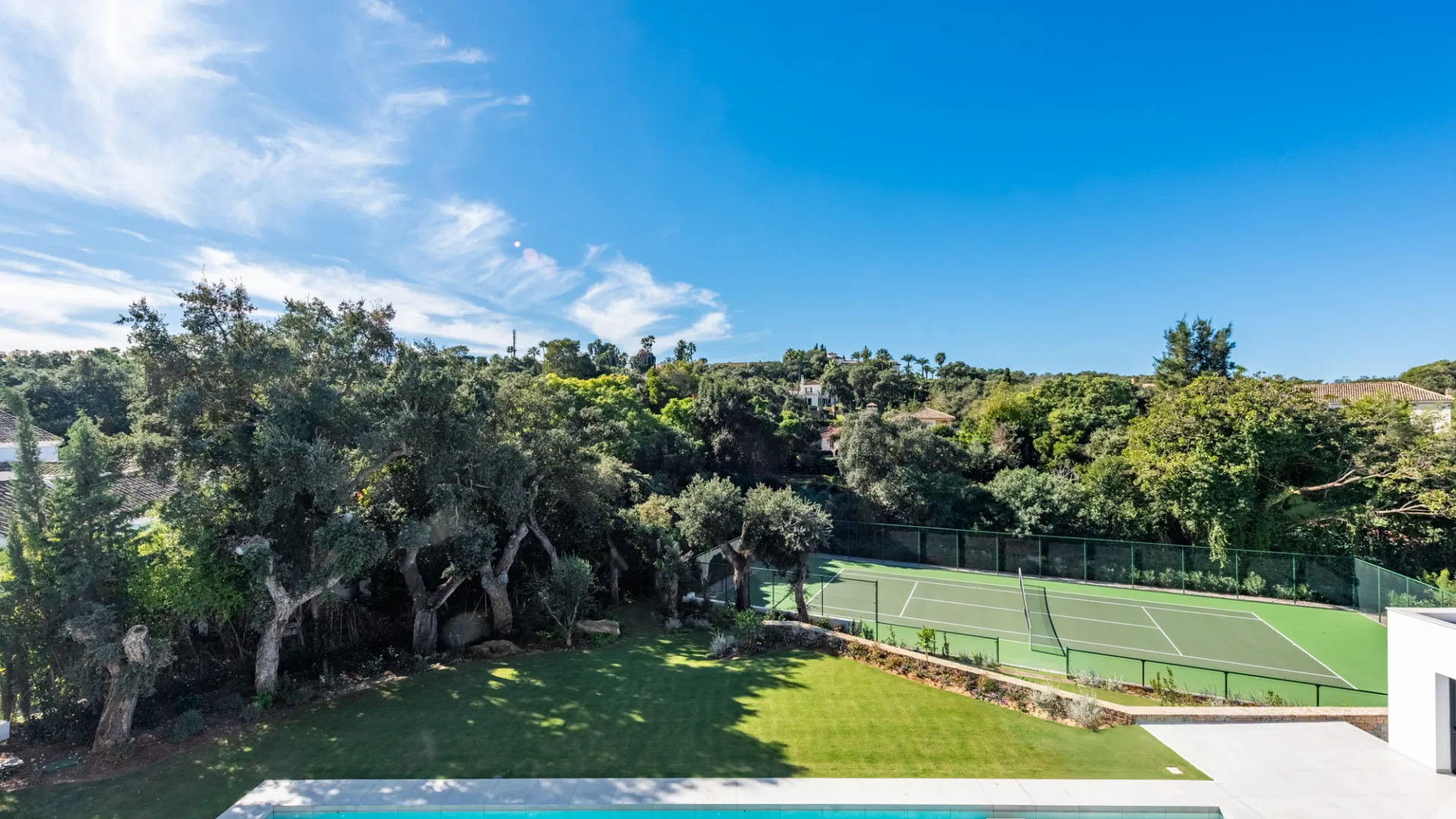 For sale 7 bedrooms villa in Sotogrande Alto Central