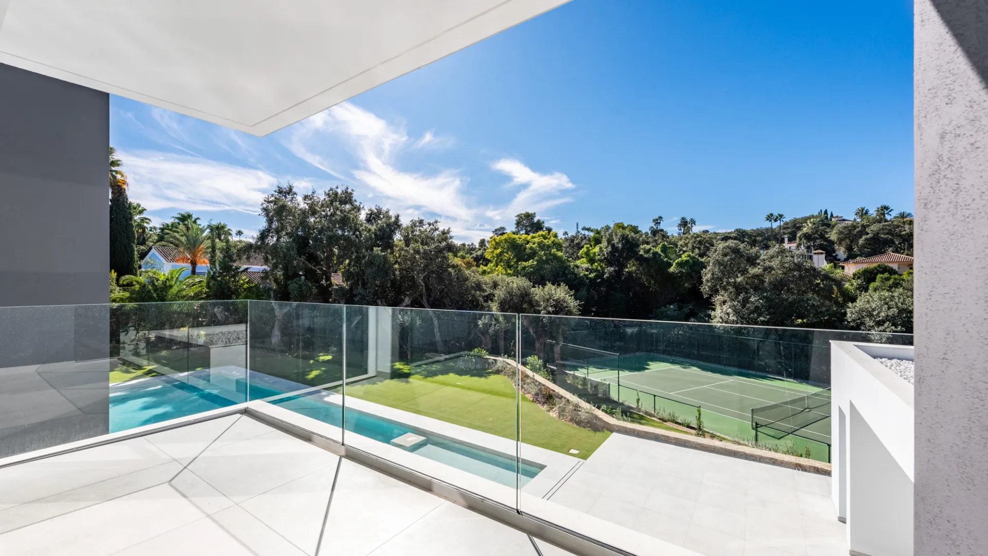 For sale 7 bedrooms villa in Sotogrande Alto Central