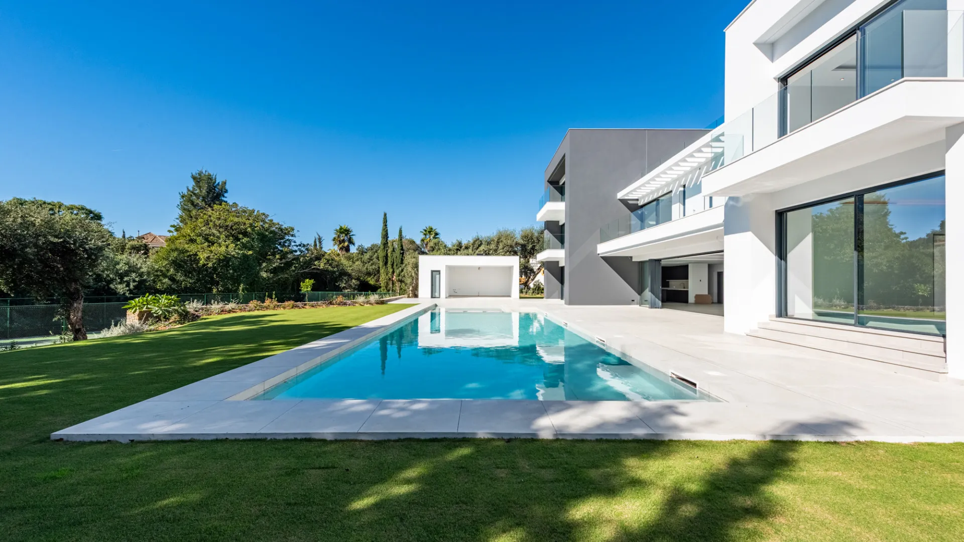 For sale 7 bedrooms villa in Sotogrande Alto Central