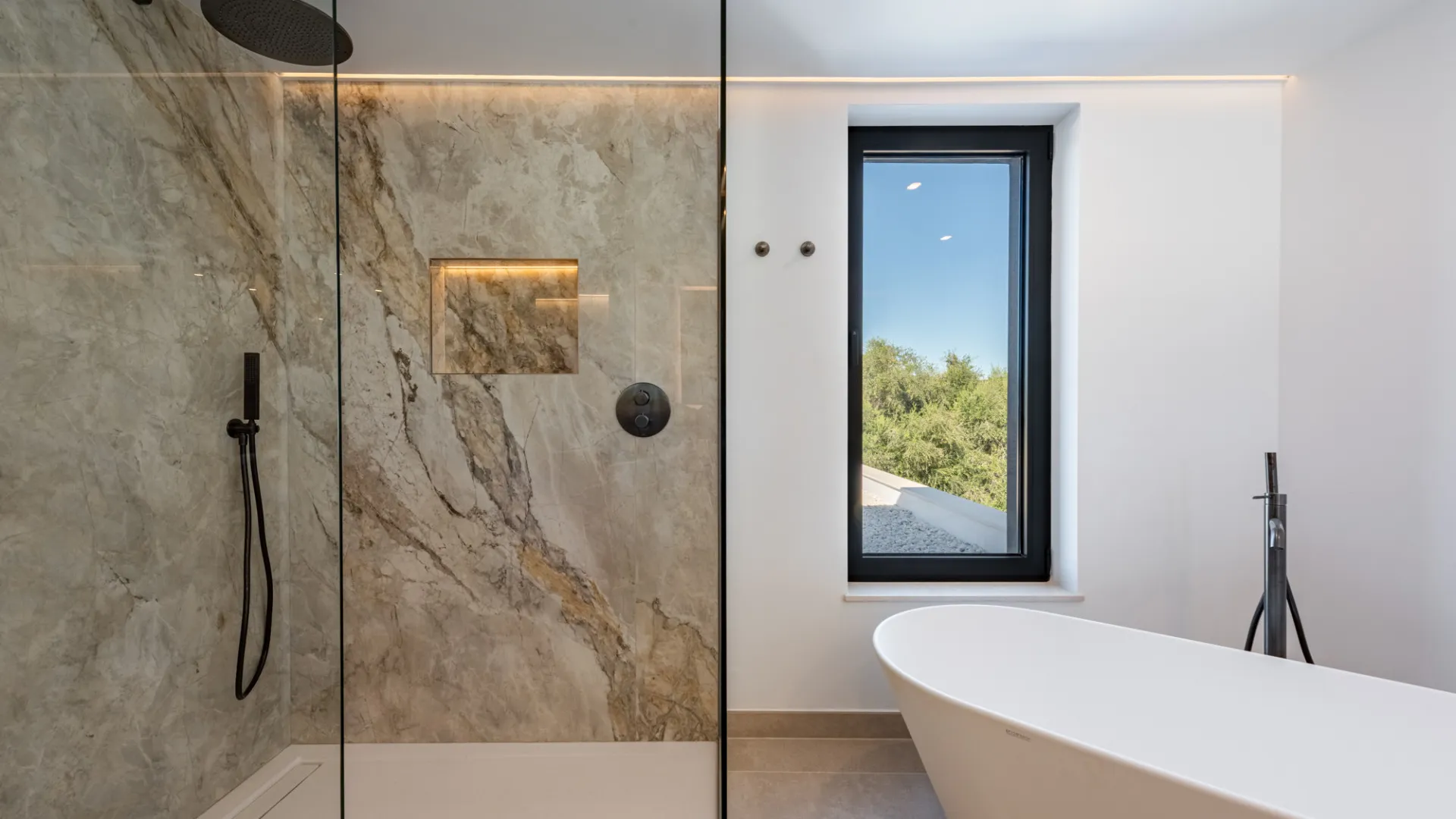 For sale 7 bedrooms villa in Sotogrande Alto Central