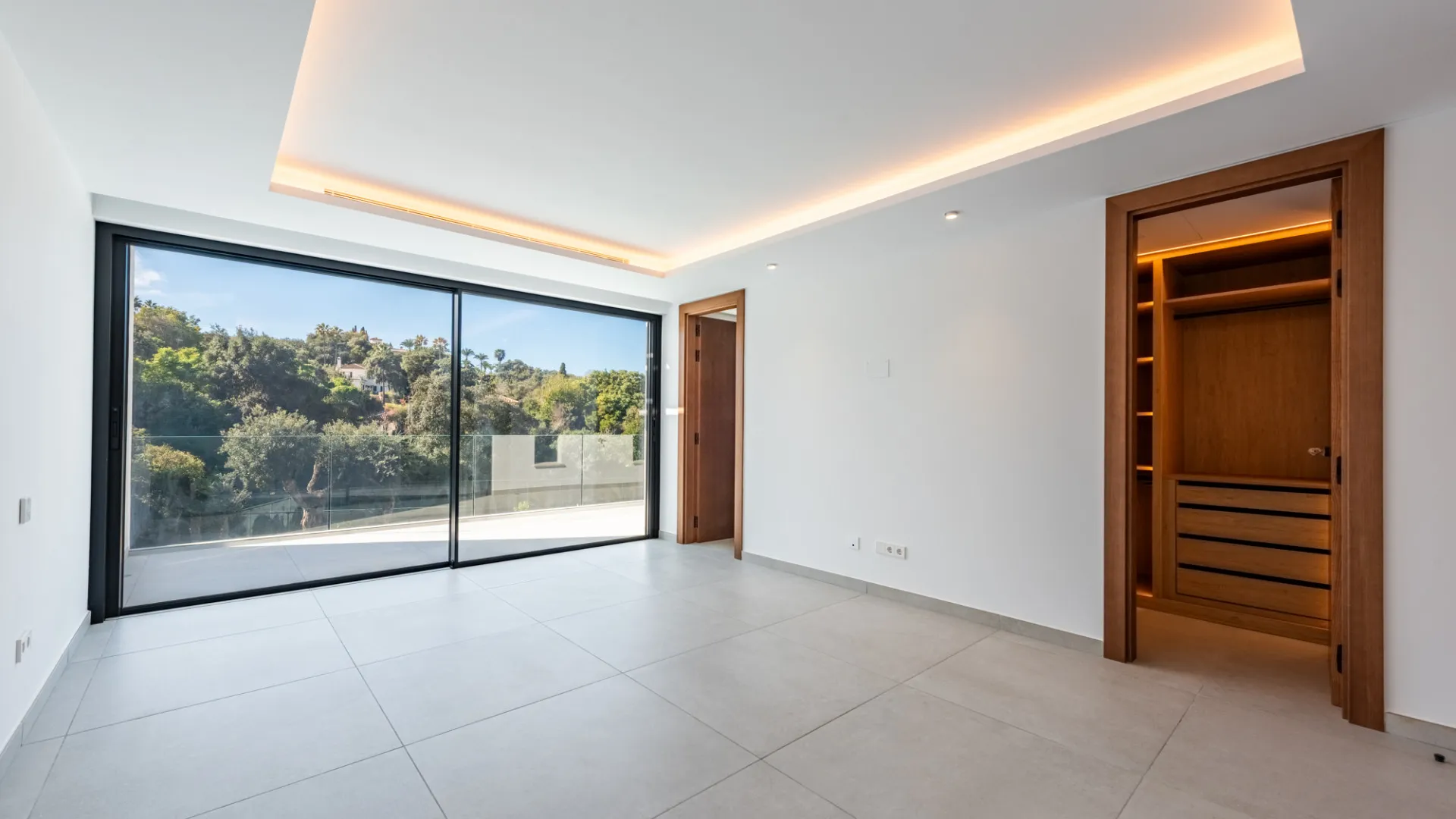 For sale 7 bedrooms villa in Sotogrande Alto Central