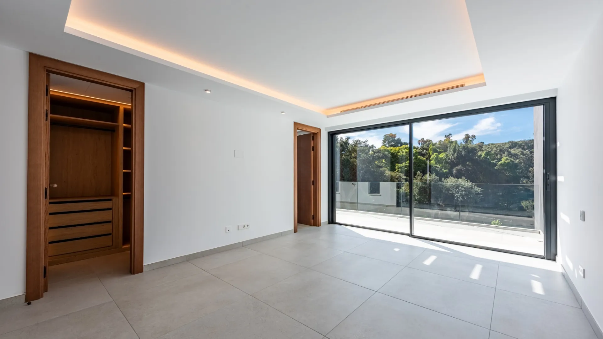 For sale 7 bedrooms villa in Sotogrande Alto Central