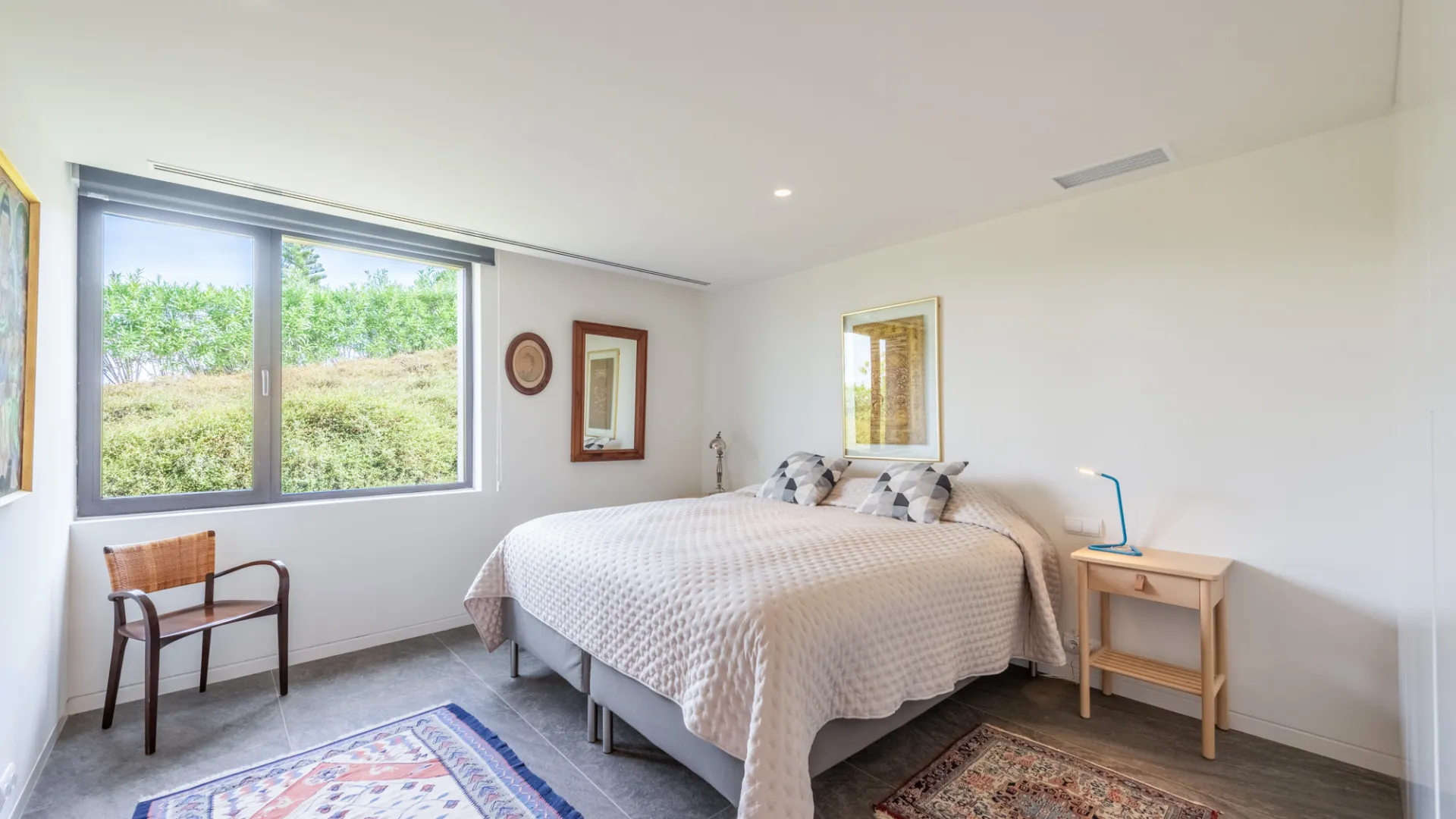 Zona F, villa en venta de 5 dormitorios