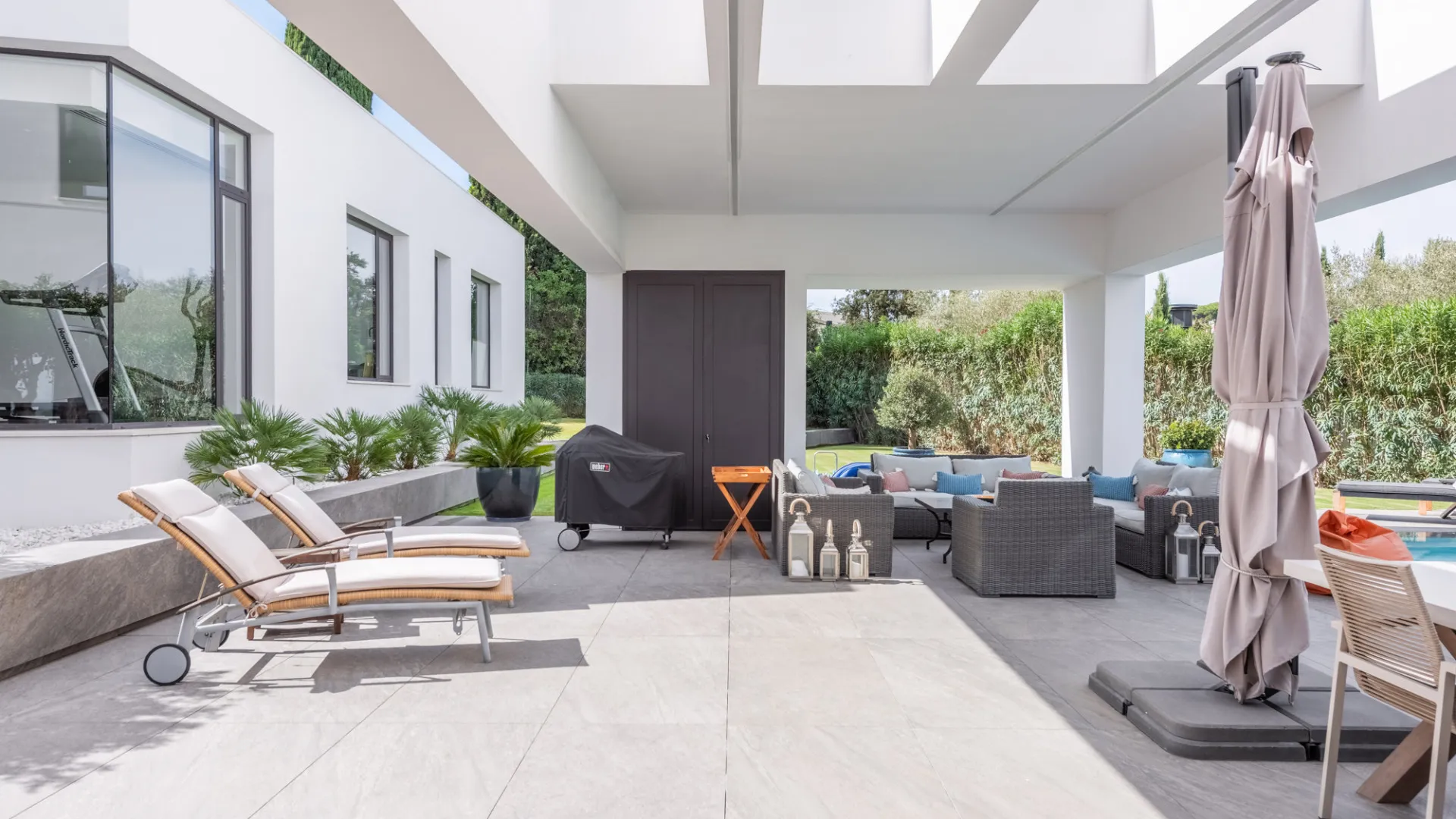 Zona F, villa en venta de 5 dormitorios