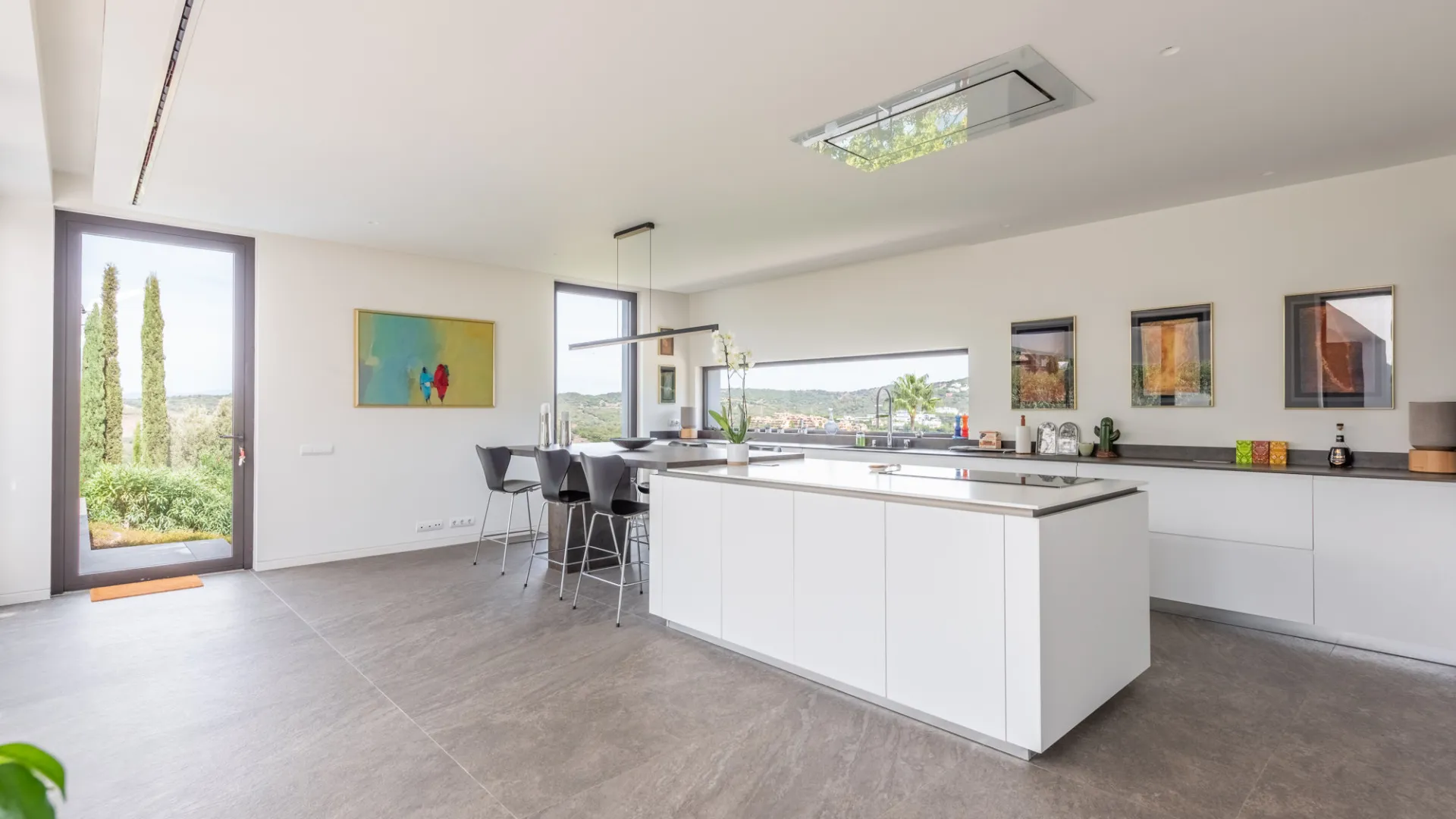 Zona F, villa en venta de 5 dormitorios