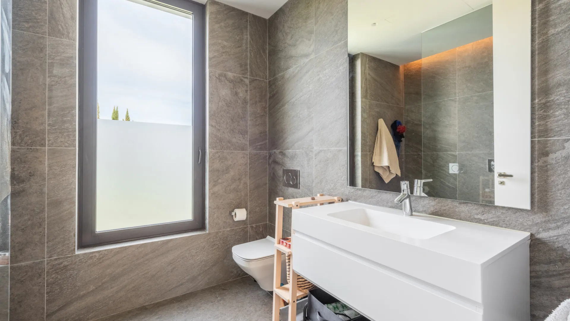 Zona F, villa en venta de 5 dormitorios