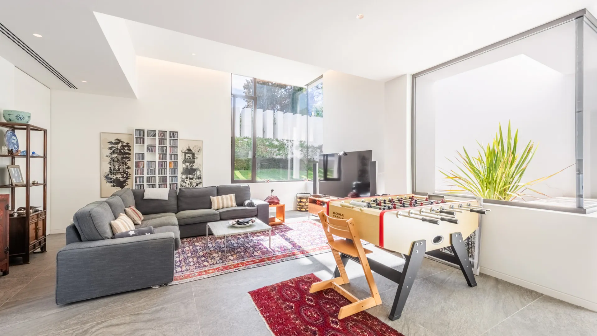 Zona F, villa en venta de 5 dormitorios