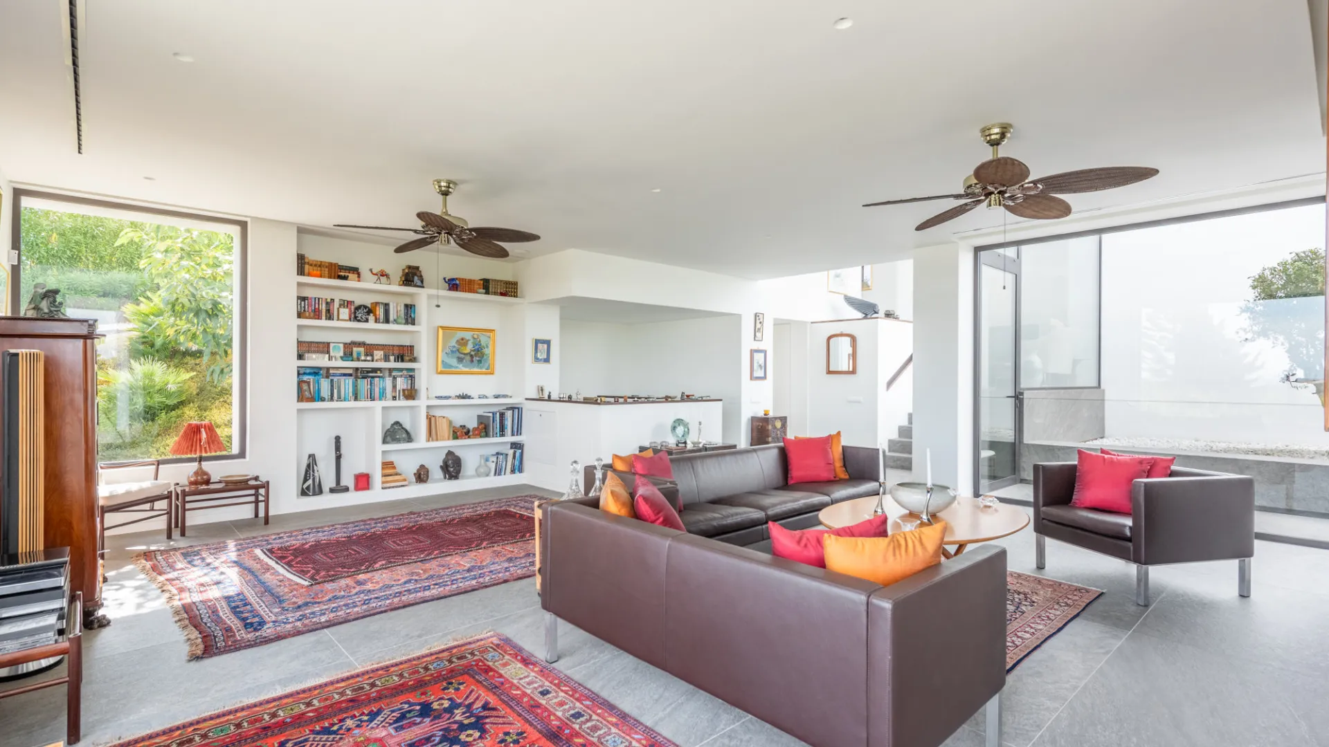 Zona F, villa en venta de 5 dormitorios