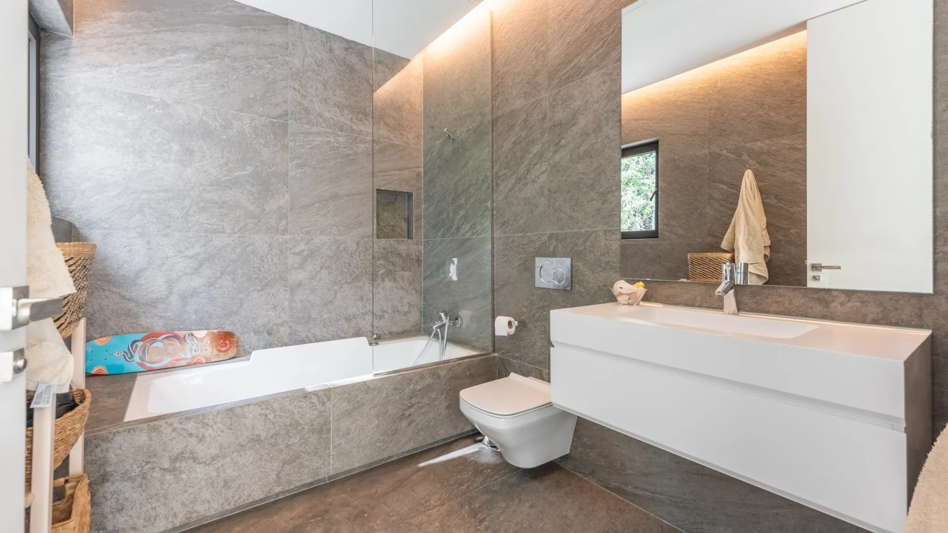 Zona F, villa en venta de 5 dormitorios