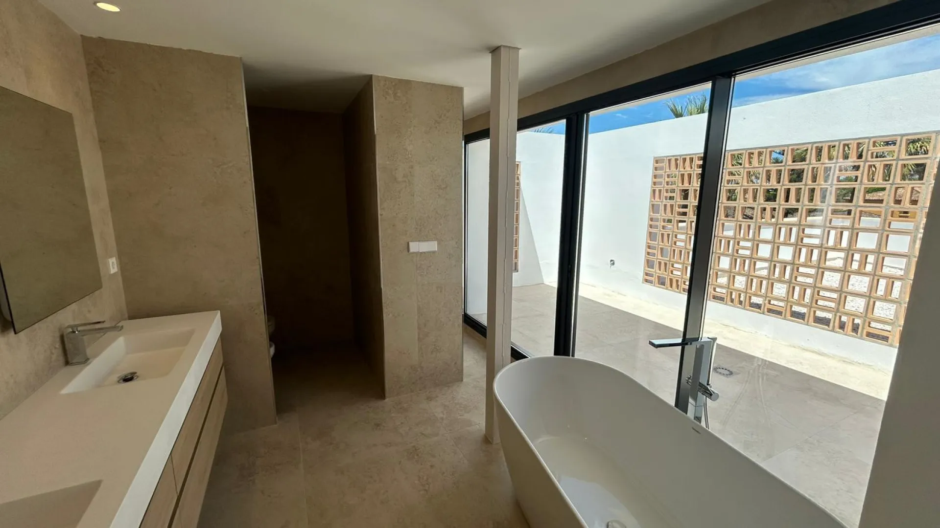 Buy 6 bedrooms villa in Sotogrande Costa Central