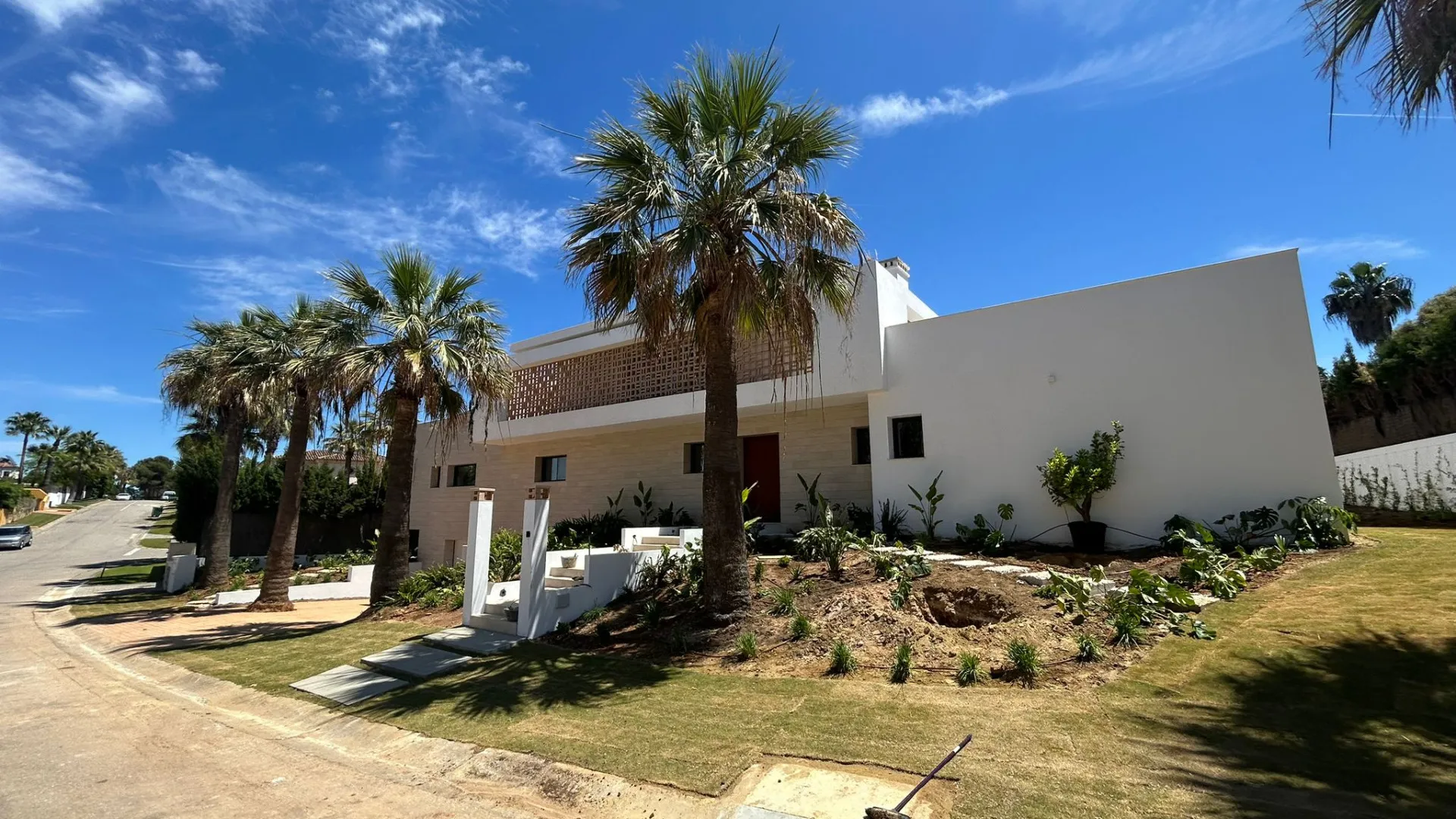 Buy 6 bedrooms villa in Sotogrande Costa Central