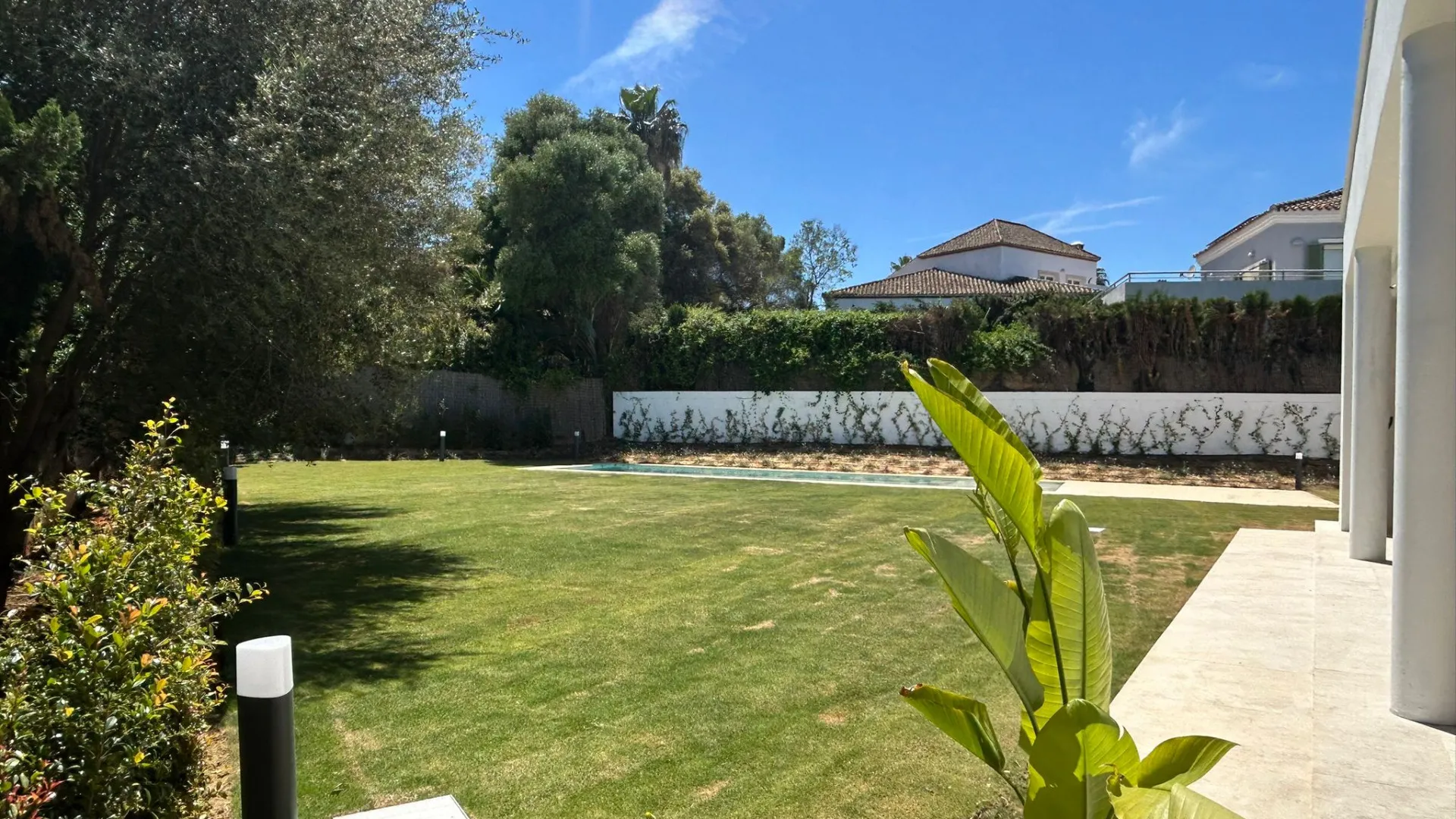 Buy 6 bedrooms villa in Sotogrande Costa Central