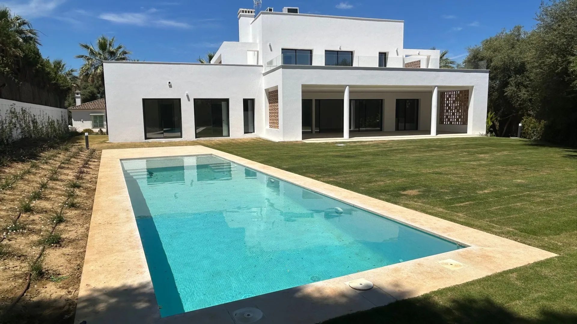 Buy 6 bedrooms villa in Sotogrande Costa Central