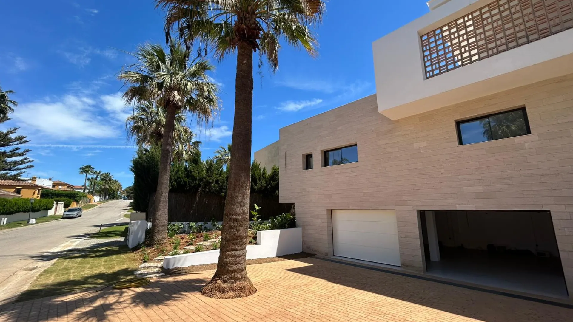 Buy 6 bedrooms villa in Sotogrande Costa Central